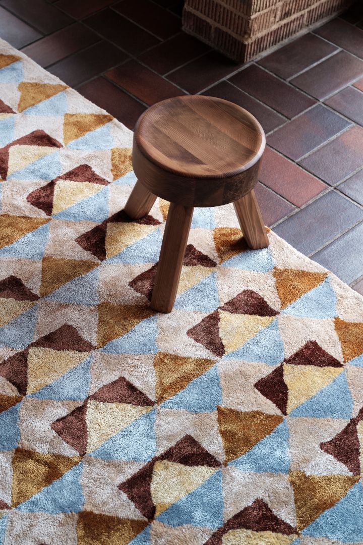 Here you see the geometric patterned rug from Swedish design brand Tinted Objects.