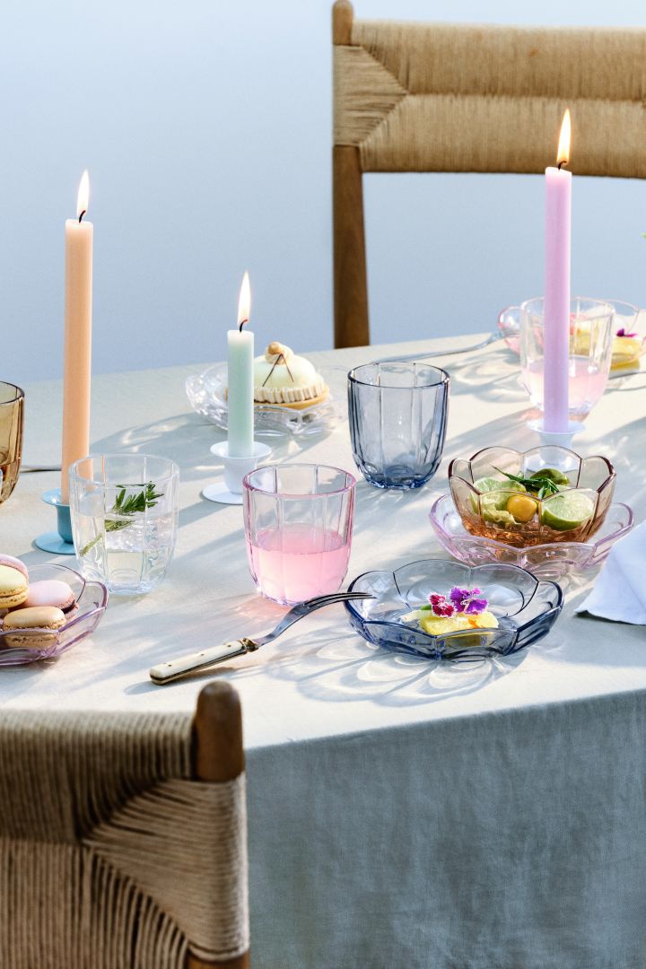 Here you see a pastel easter table setting idea from Holmgaard with the new Lily glasses in multi colours. 