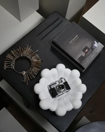 Bloom tray medio Ø28,5 cm - Bone white - 101 Copenhagen