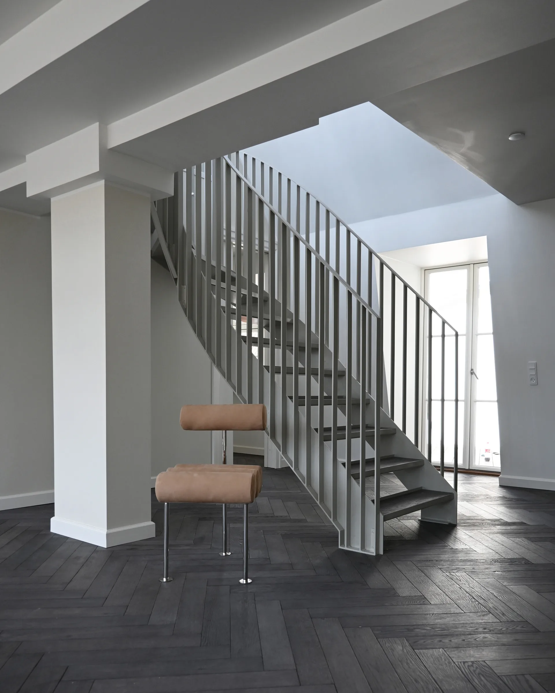 Hiro dining chair, Stainless steel-nubuck 101 Copenhagen