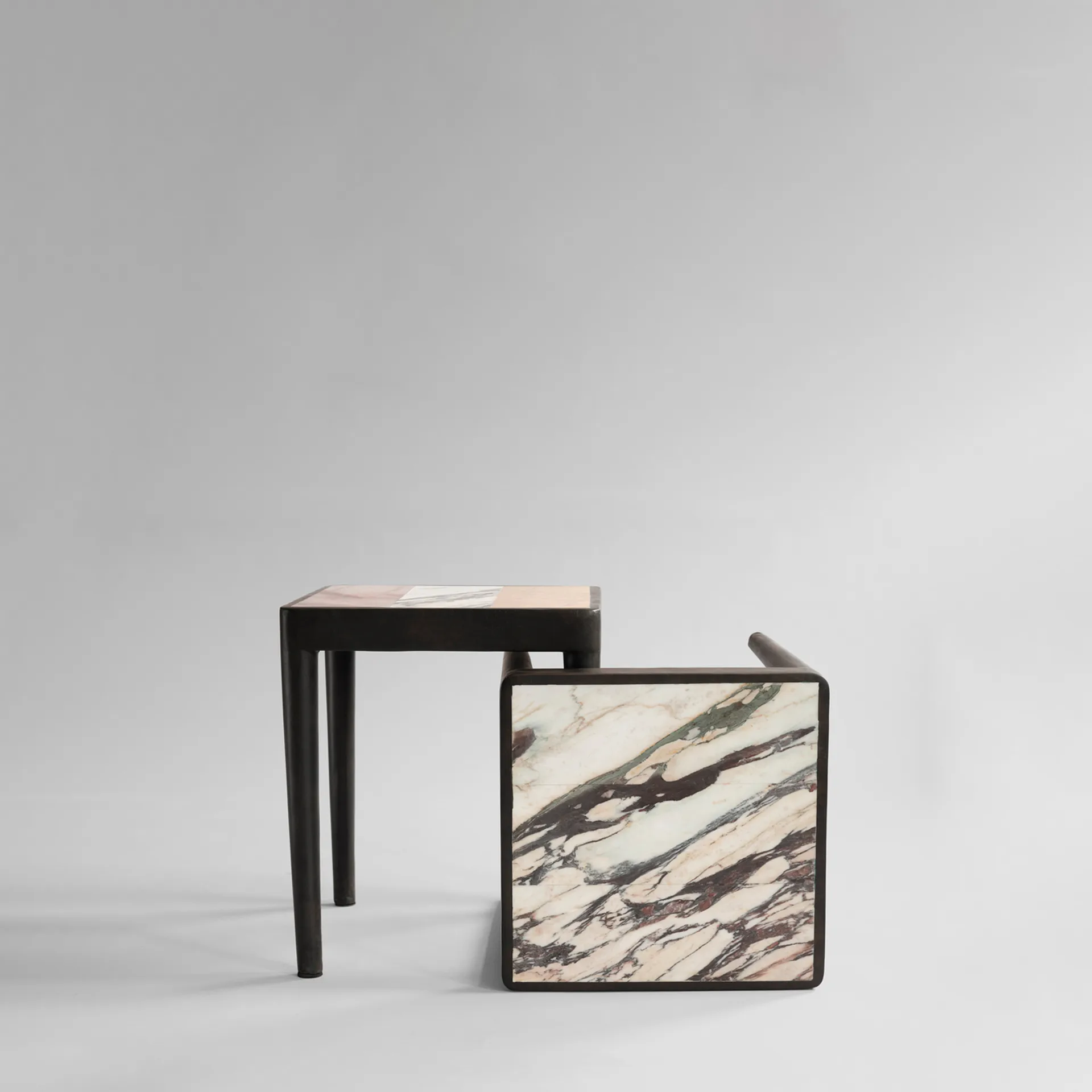 Tairu table 38x38 cm, Calacatta 101 Copenhagen