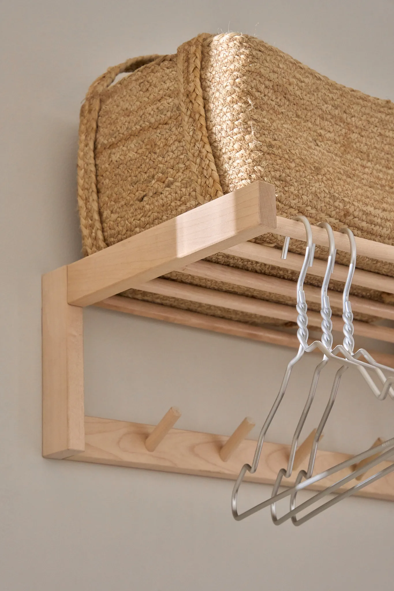 Bäckebo hat rack, Birch, 7 knobs 1898