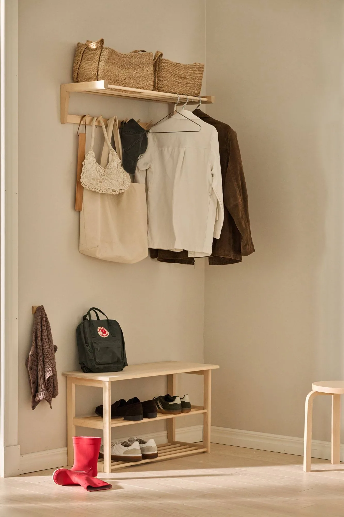 Bäckebo hat rack, Birch, 7 knobs 1898