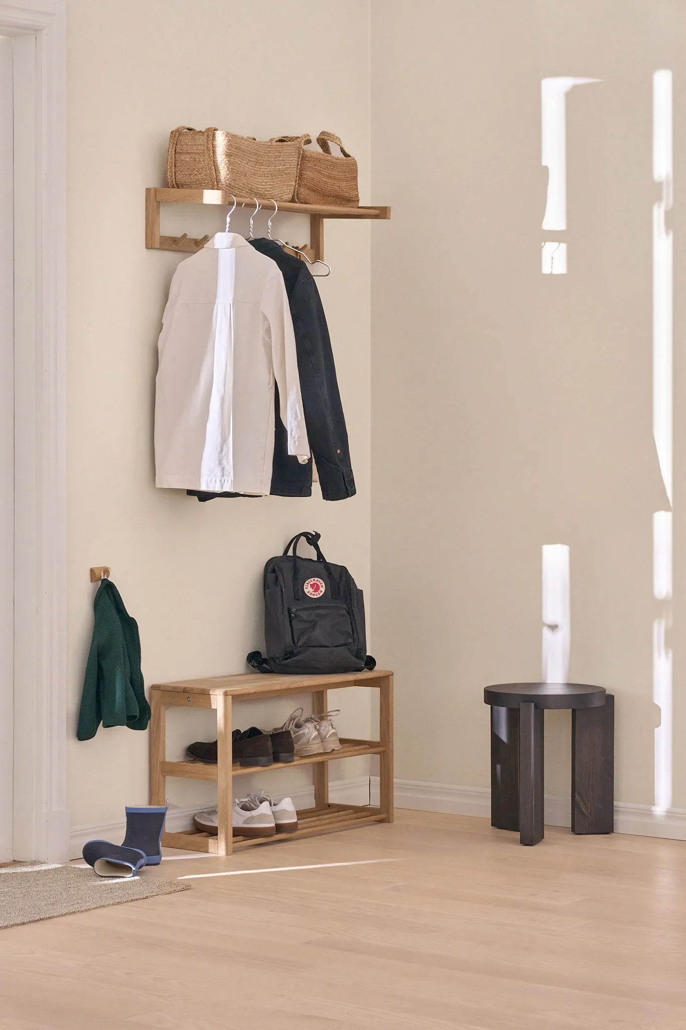 Bäckebo hat rack, Oak, 7 knobs 1898