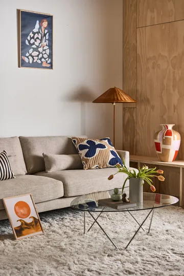 Bredhult sofa - 3-seat fabric bern 0341 beige. White oiled oak legs - 1898