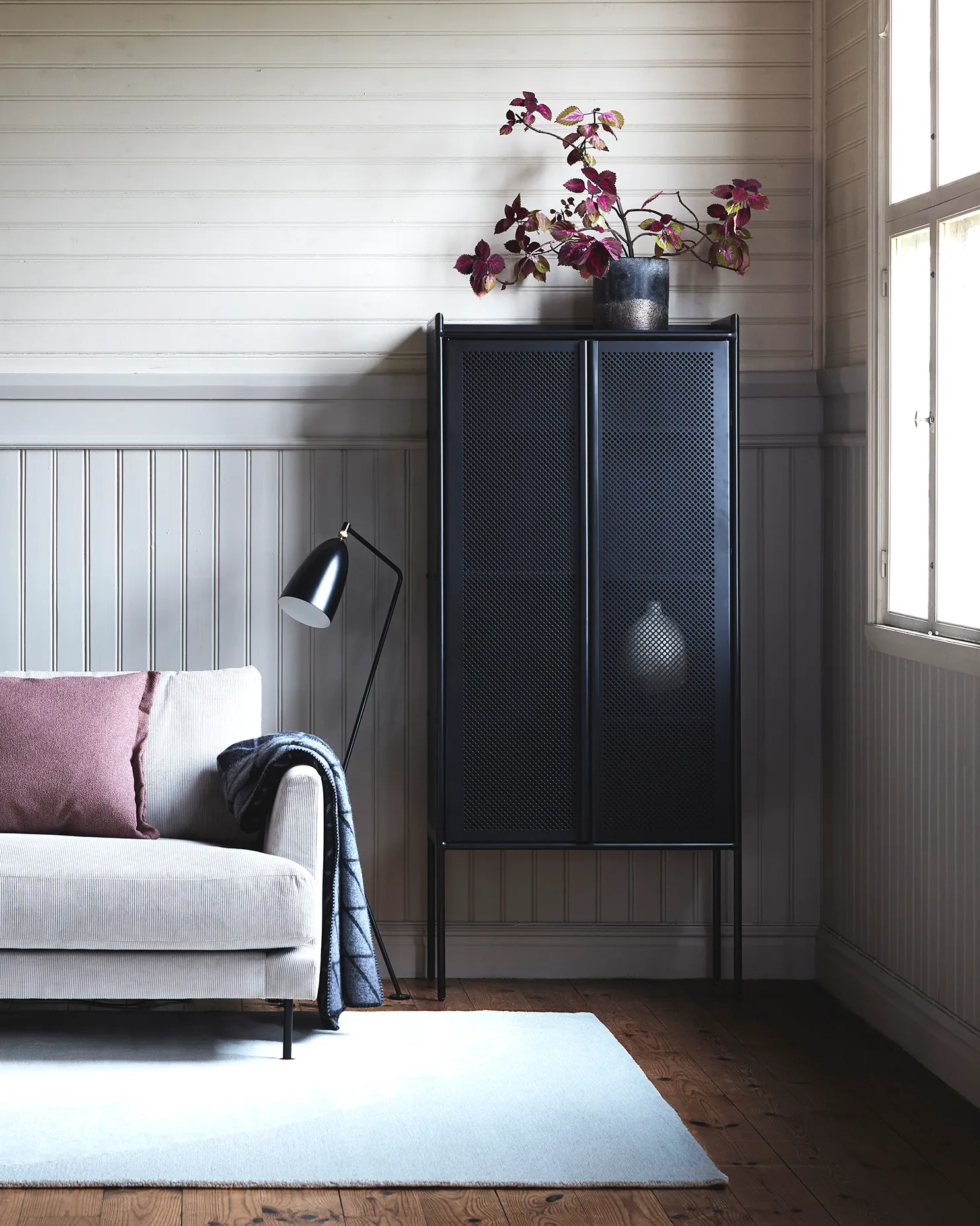 Hissö cabinet, Blacklacquered metal  1898