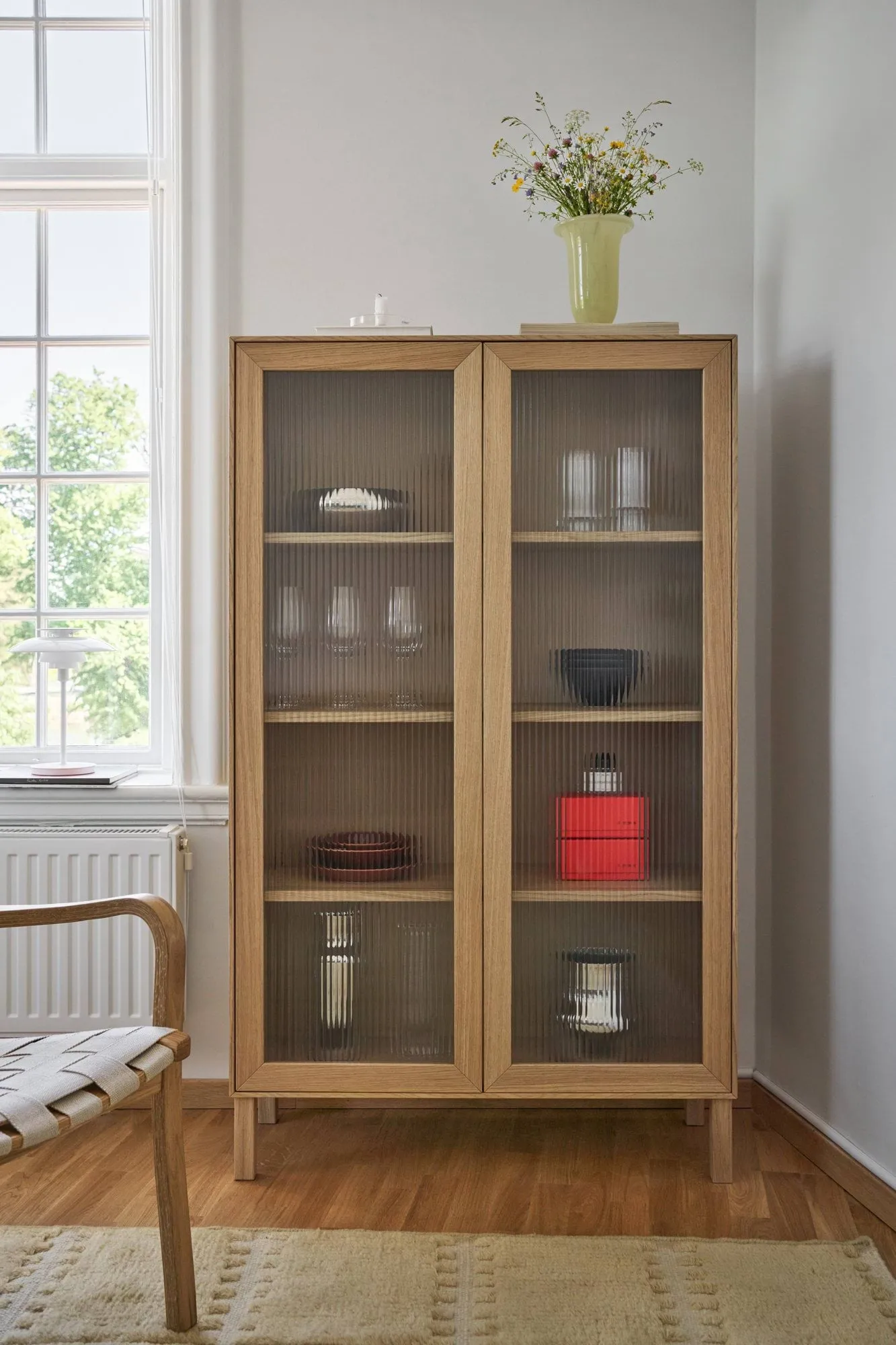 Lid display cabinet, White pigmented oak 1898