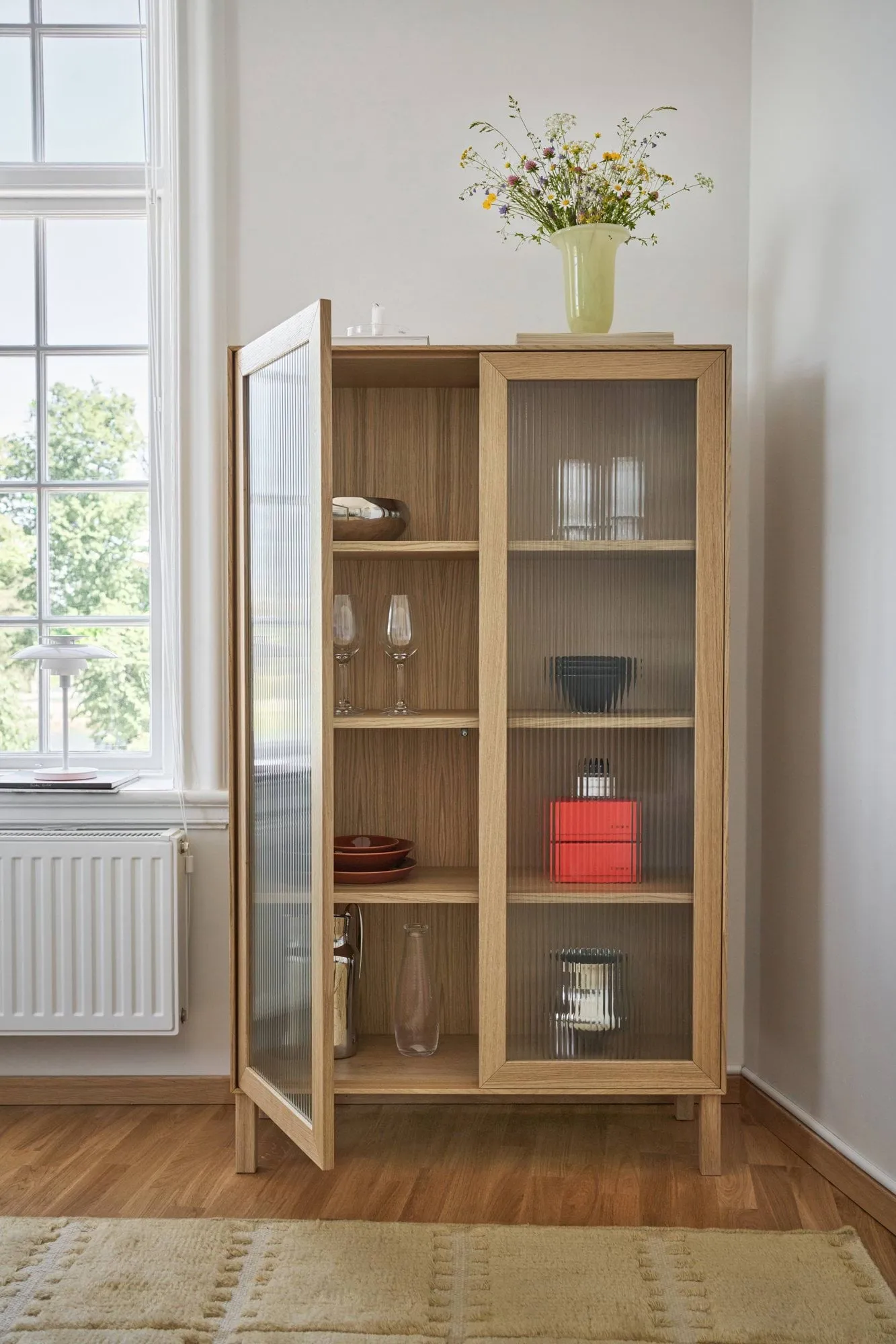 Lid display cabinet, White pigmented oak 1898