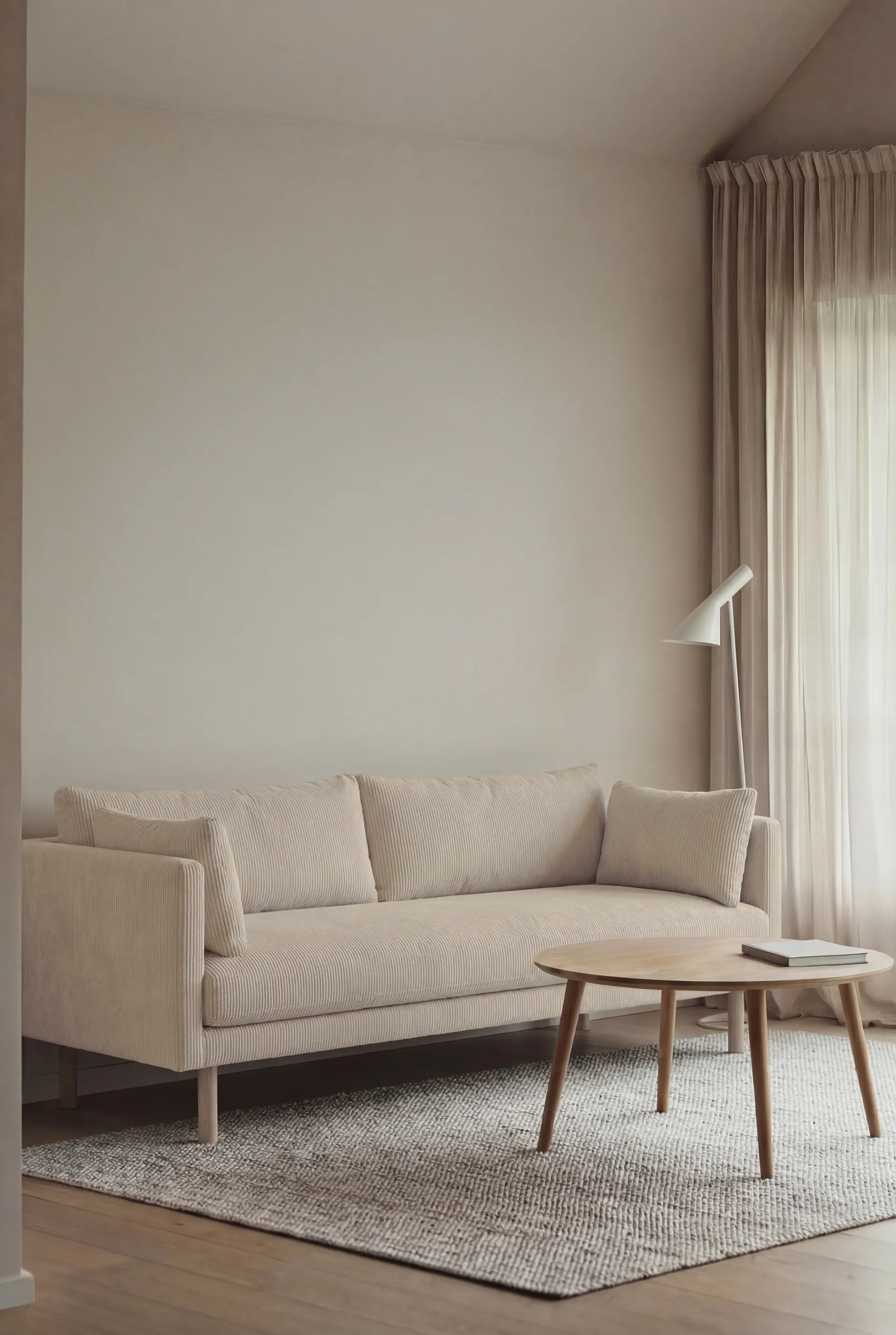 Linnevik sofa, Jump Beige 1956-white-oiled oak, 3-seater, without skirt 1898