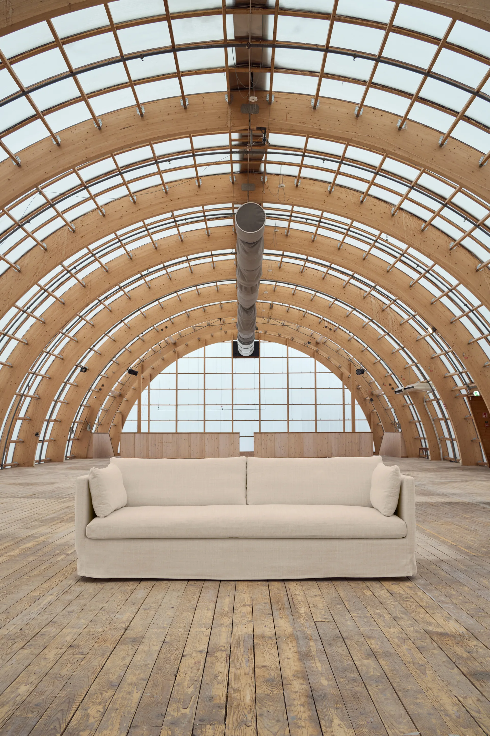 Linnevik sofa, Same Beige 6670-white-oiled oak, 4-seater, with skirt 1898