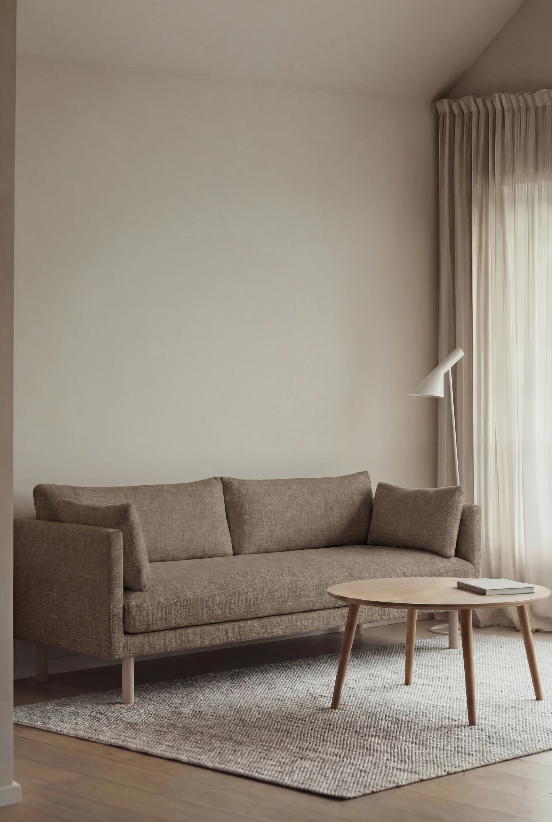 Linnevik sofa, Same Mole 6674-white-oiled oak, 3-seater, without skirt 1898