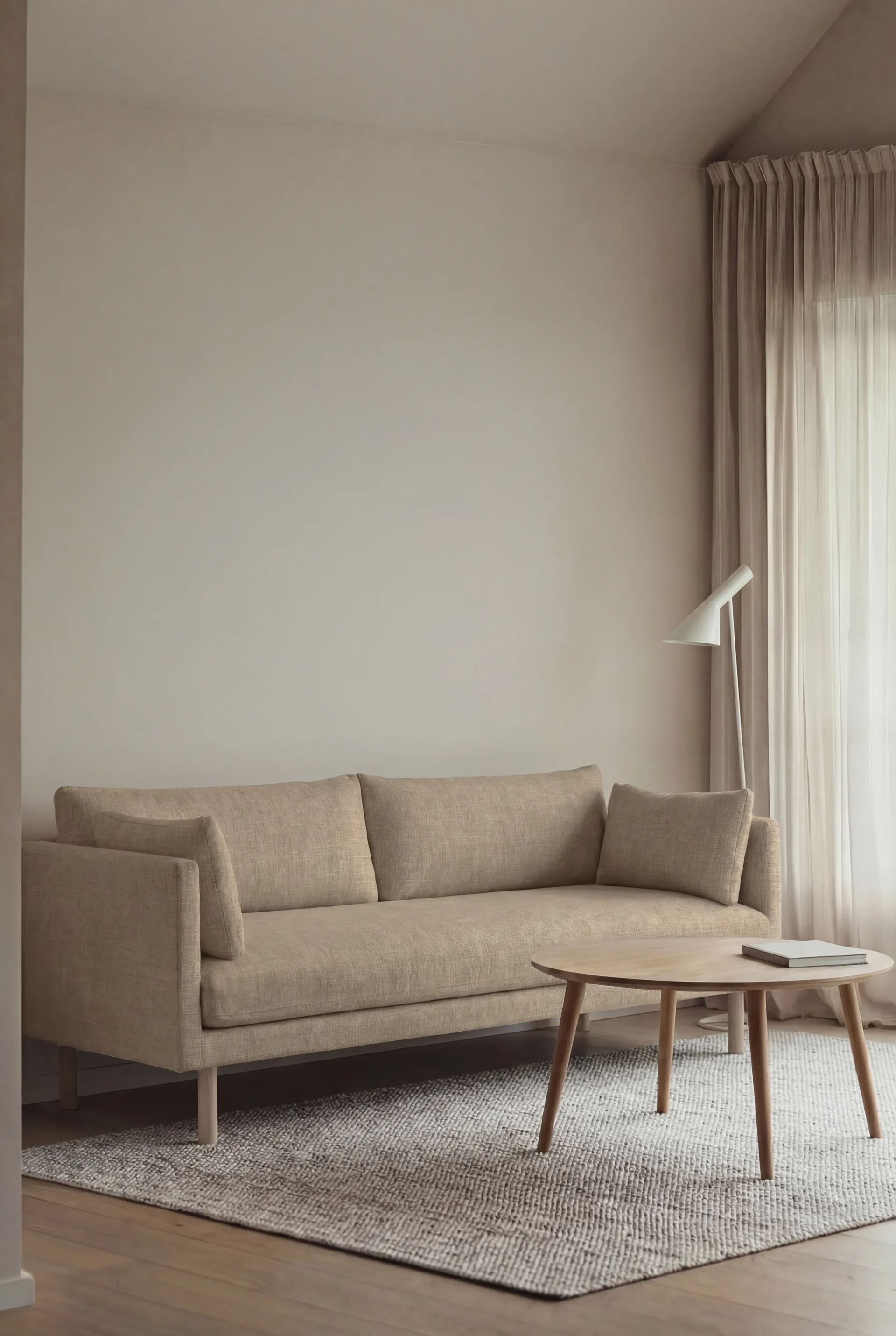 Linnevik sofa, Same Sand 6672-white-oiled oak, 3-seater, without skirt 1898