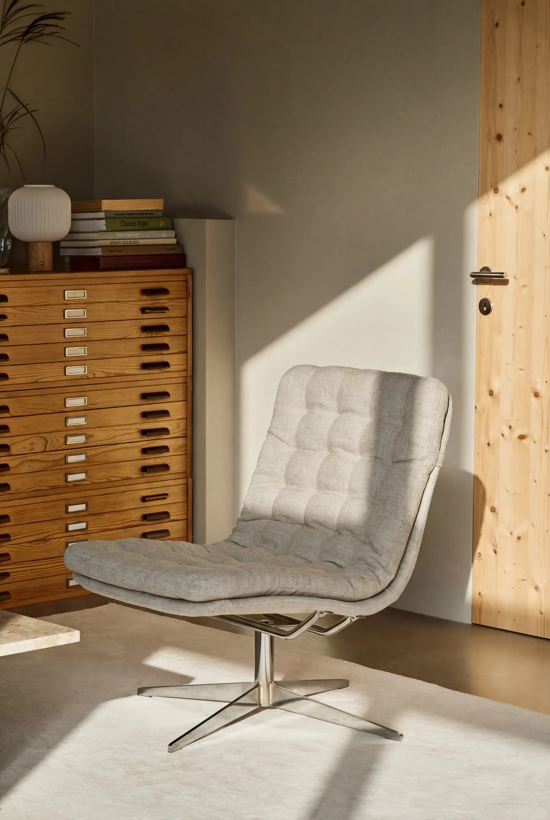 Loholm armchair with swivel function, Bern Beige 0341 1898