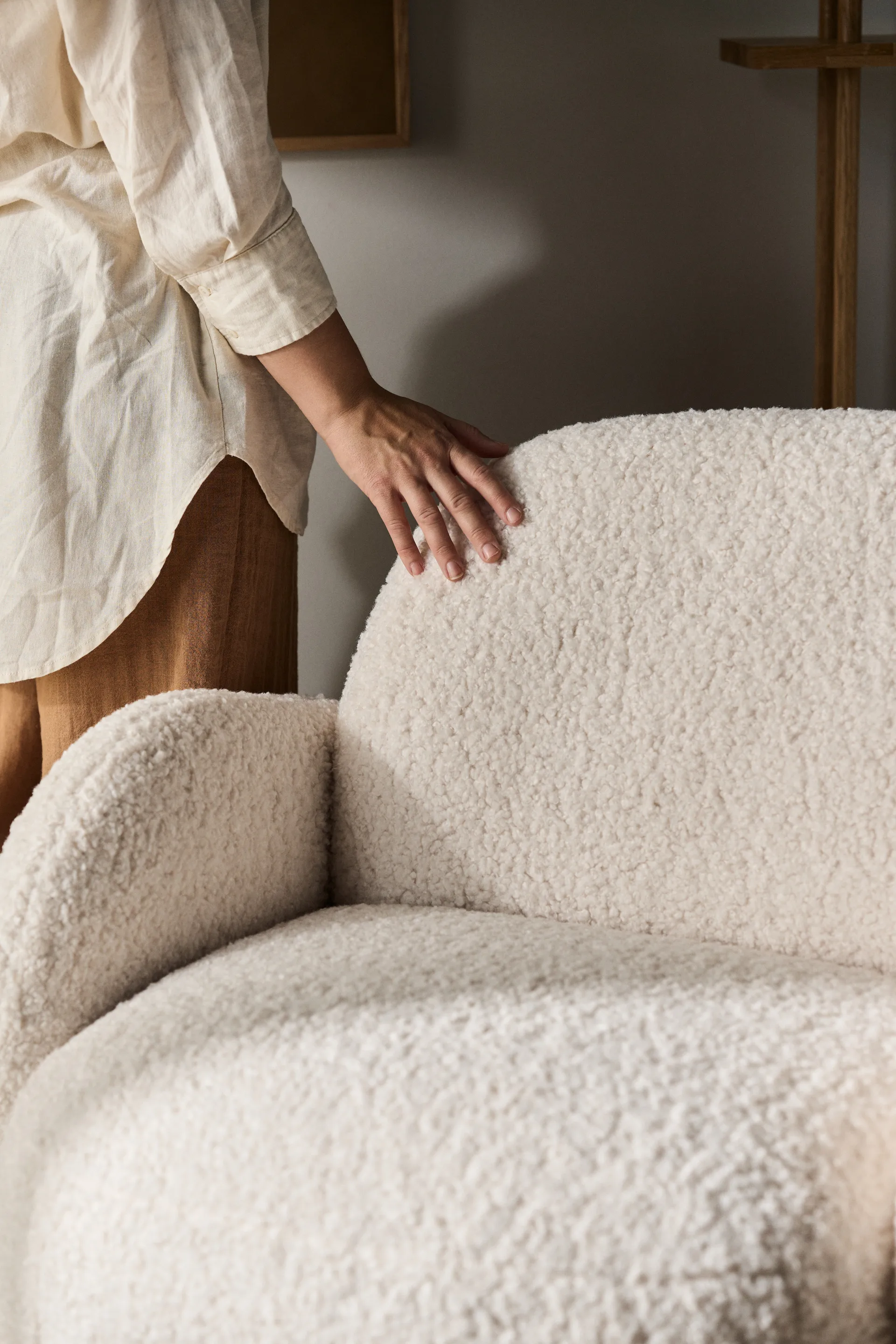 Mo armchair with swivel function, Glore white 1898