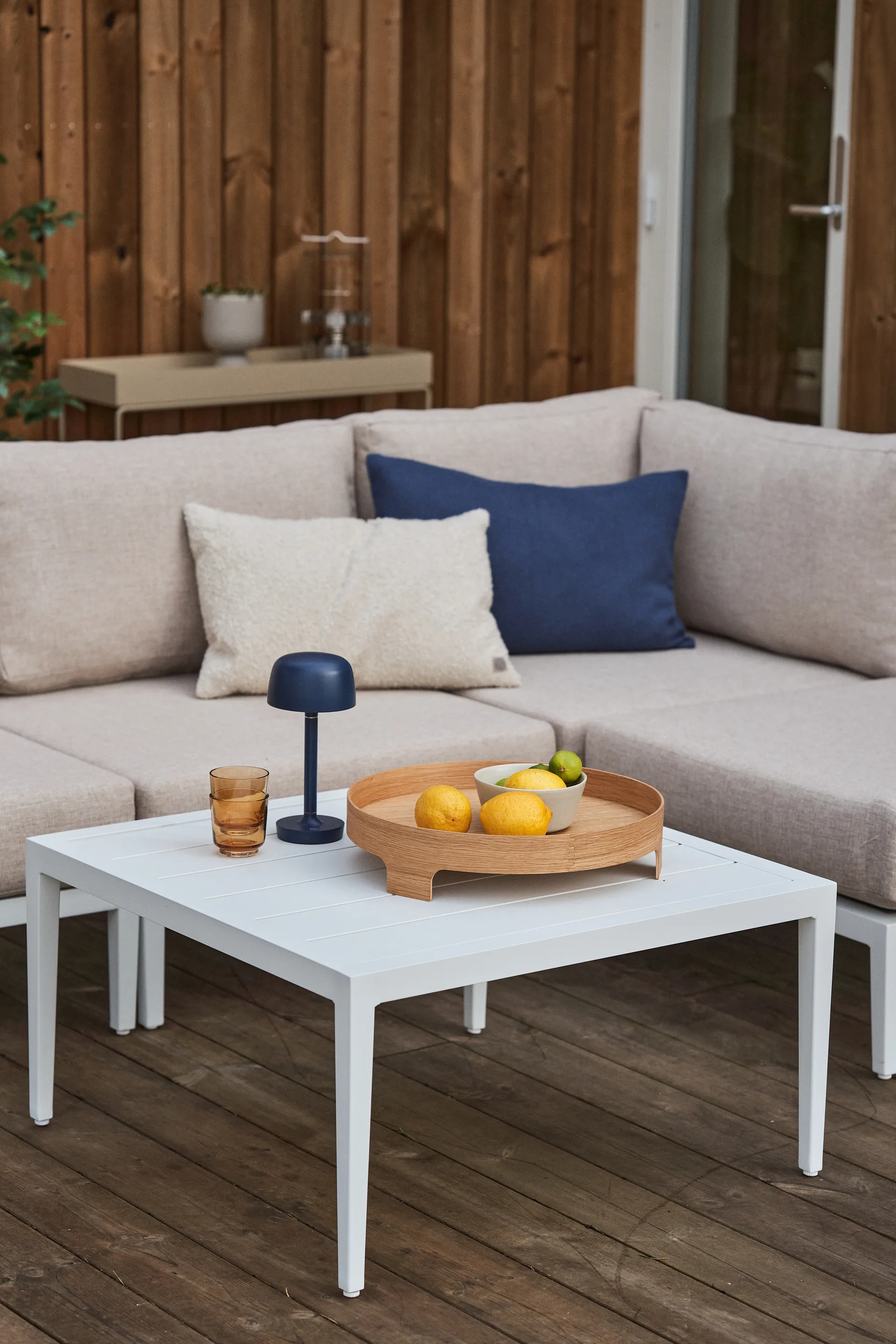 Santander coffee table 78x78x40 cm, White aluminium 1898