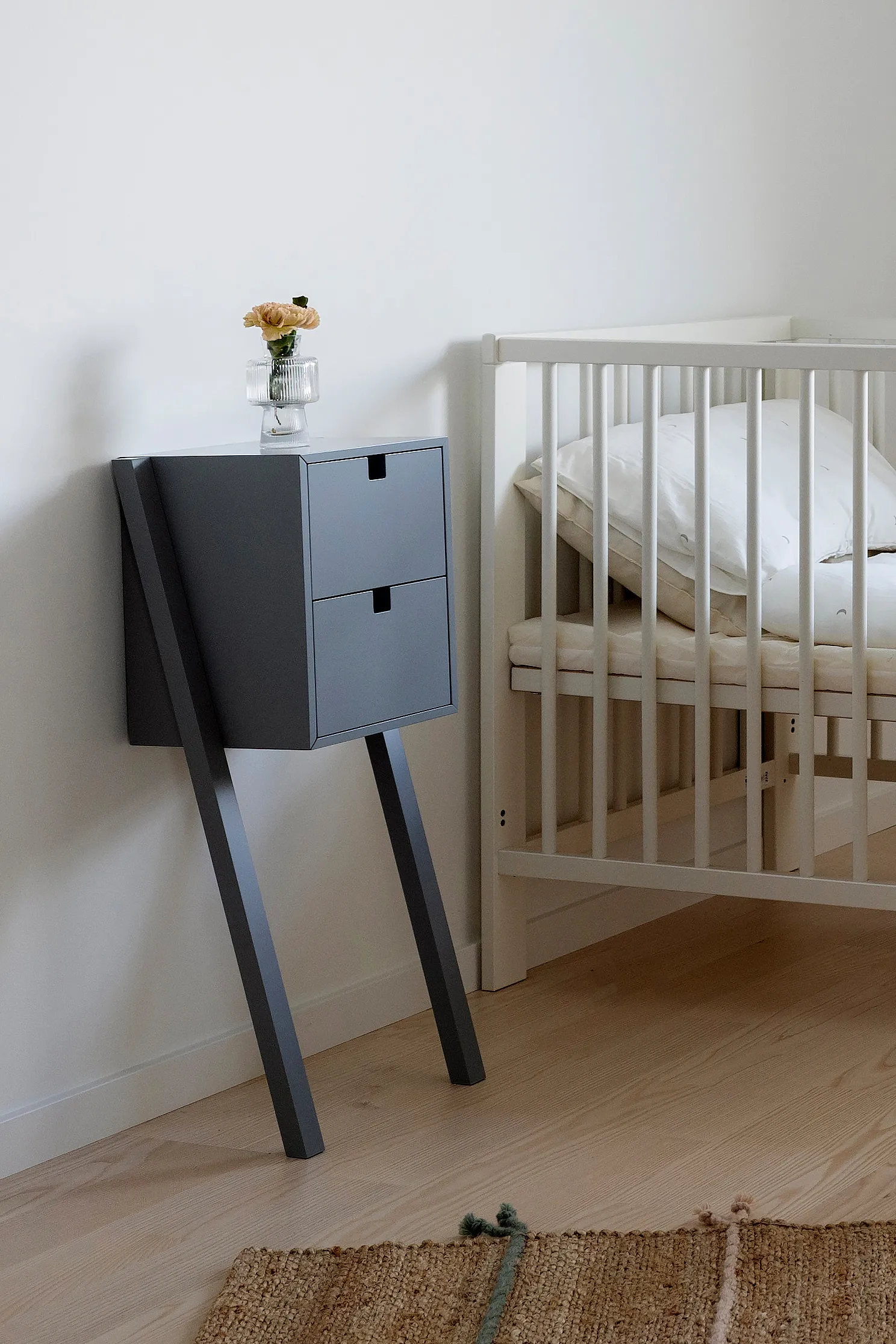 Square bed- and hall way shelf, Grey 1898