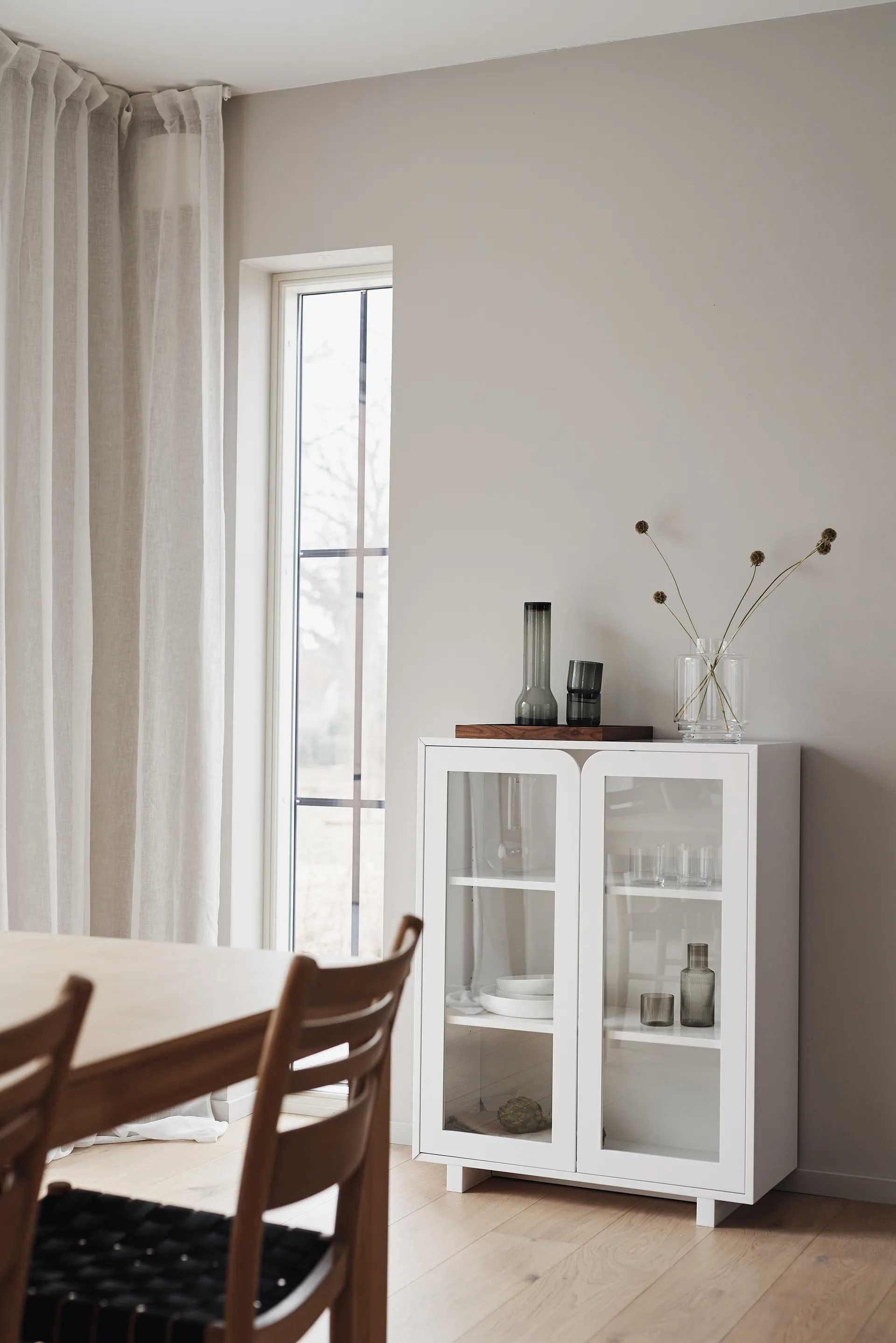 Vidja low display cabinet, White 1898