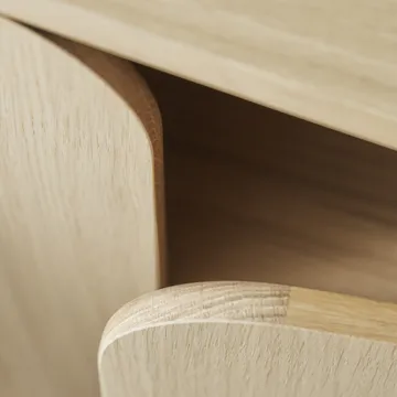 Vidja side table - White pigmented oak - 1898