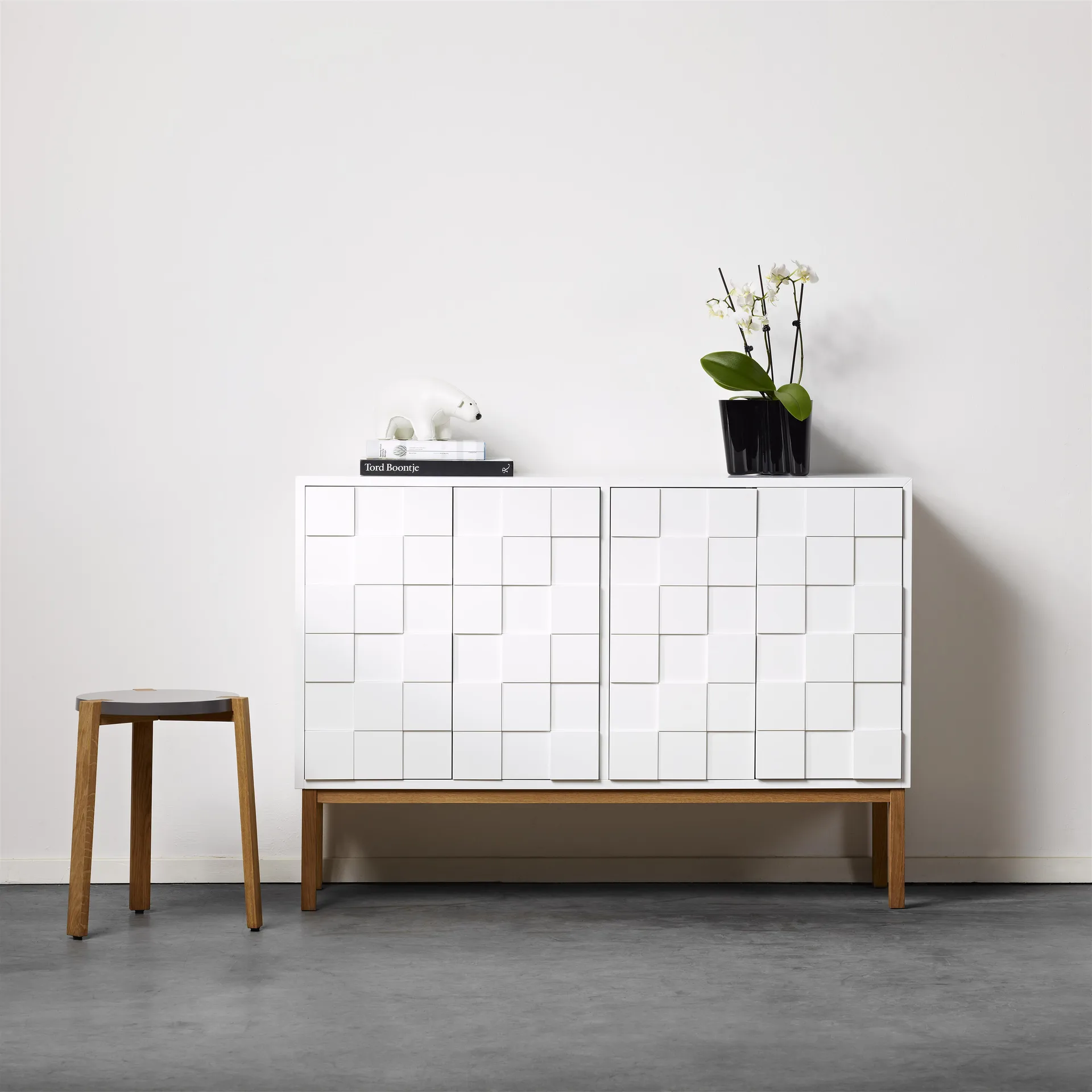 Collect cabinet 2010 low, Oak A2