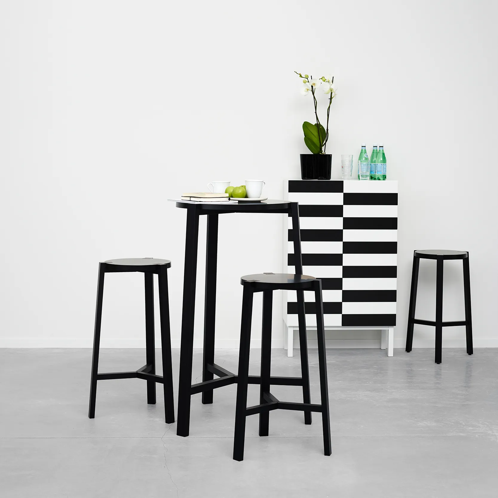 Happy stool, Black-black A2