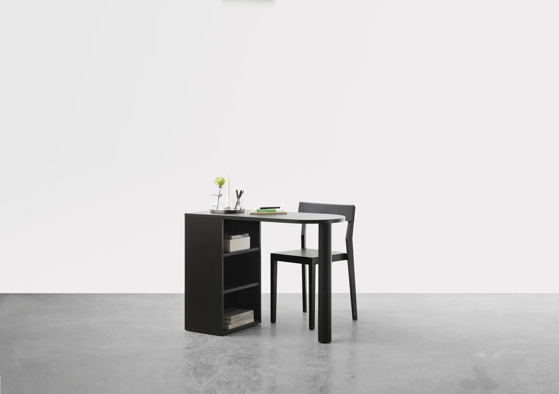 Hub desk, Black-stained oak, 100x73x43 cm A2