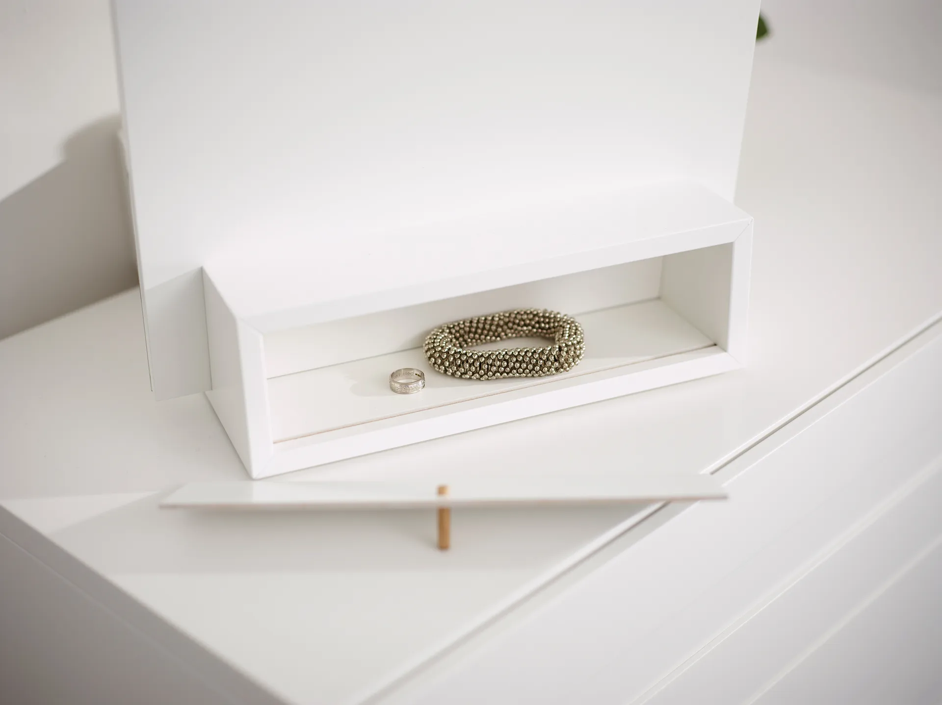 Me table mirror with storage, White, 34x57x30 cm A2