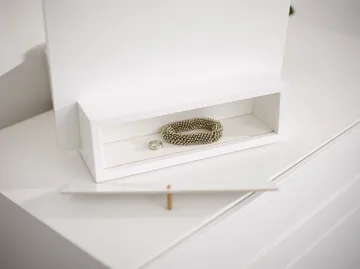 Me table mirror with storage - White, 34x57x30 cm - A2