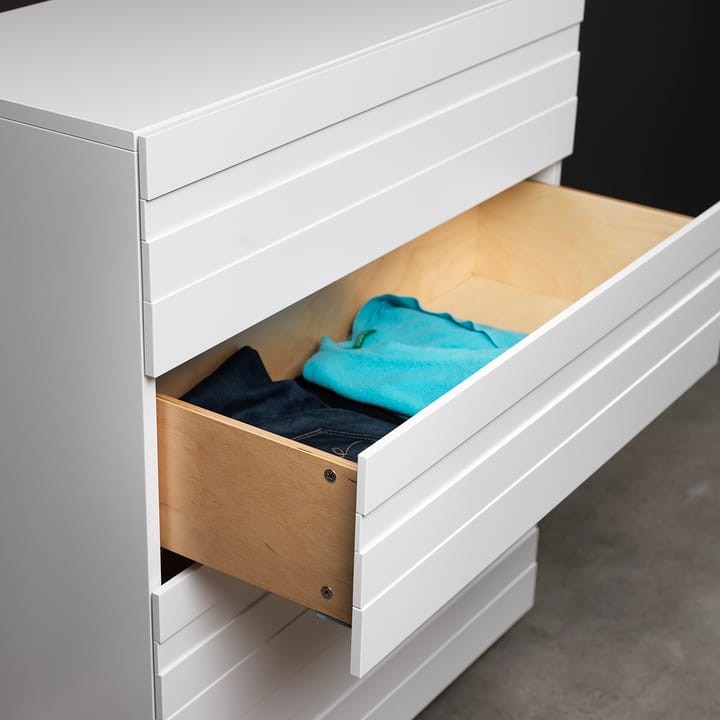 White dresser, 4 drawers, Oak legs A2