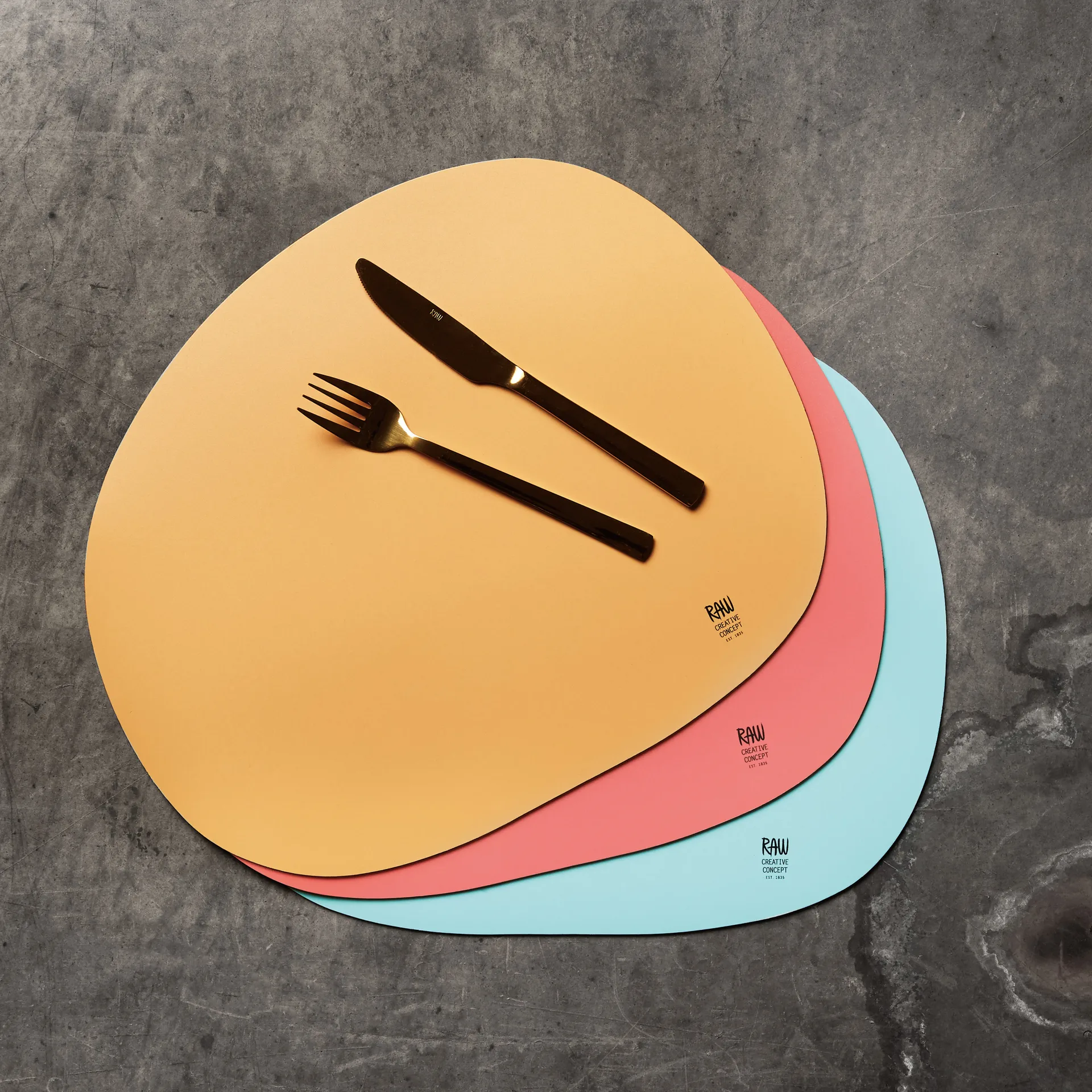 Raw placemat 41 x 33.5 cm, Watermelon red Aida