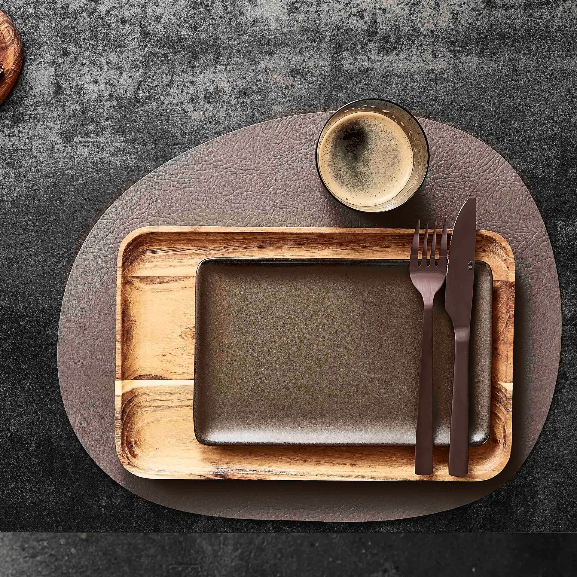 Raw placemat leather, Dusty rose buffalo Aida