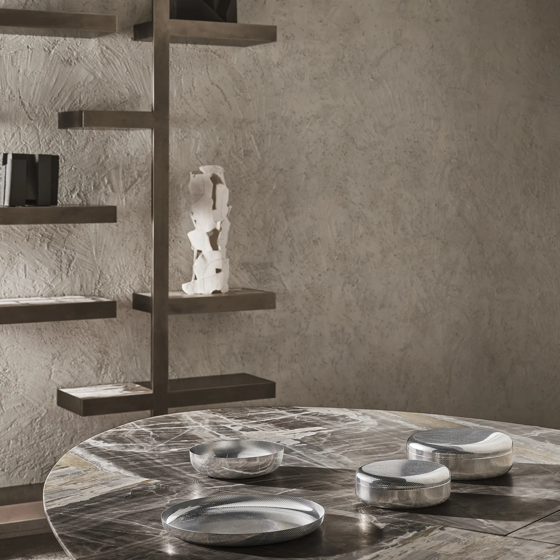 Extra ordinary texture tray, Ø35 cm Alessi