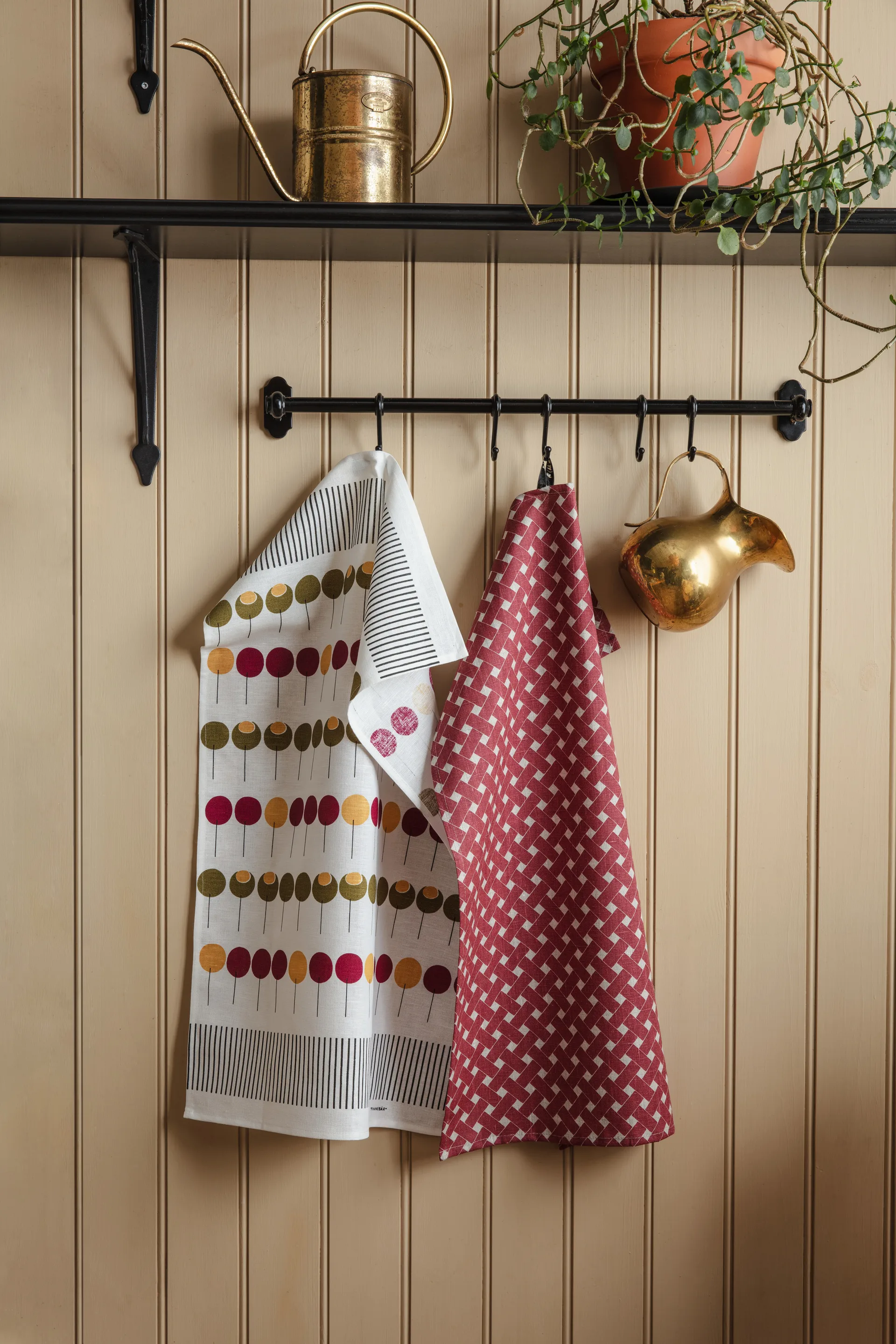 Basket kitchen towel 47x70 cm, Red Almedahls