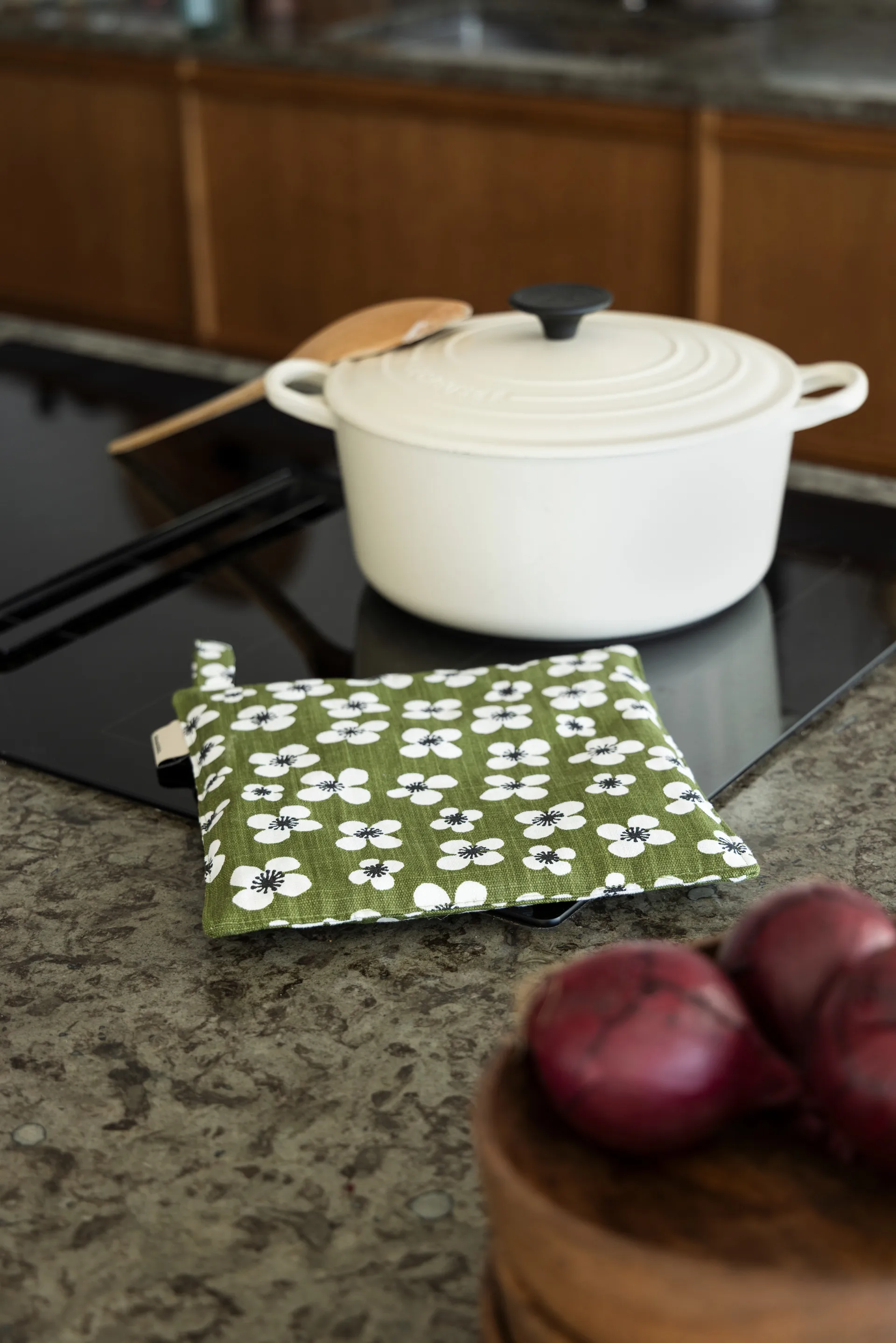 Belle Amie pot holder 23x23 cm, Dark green Almedahls