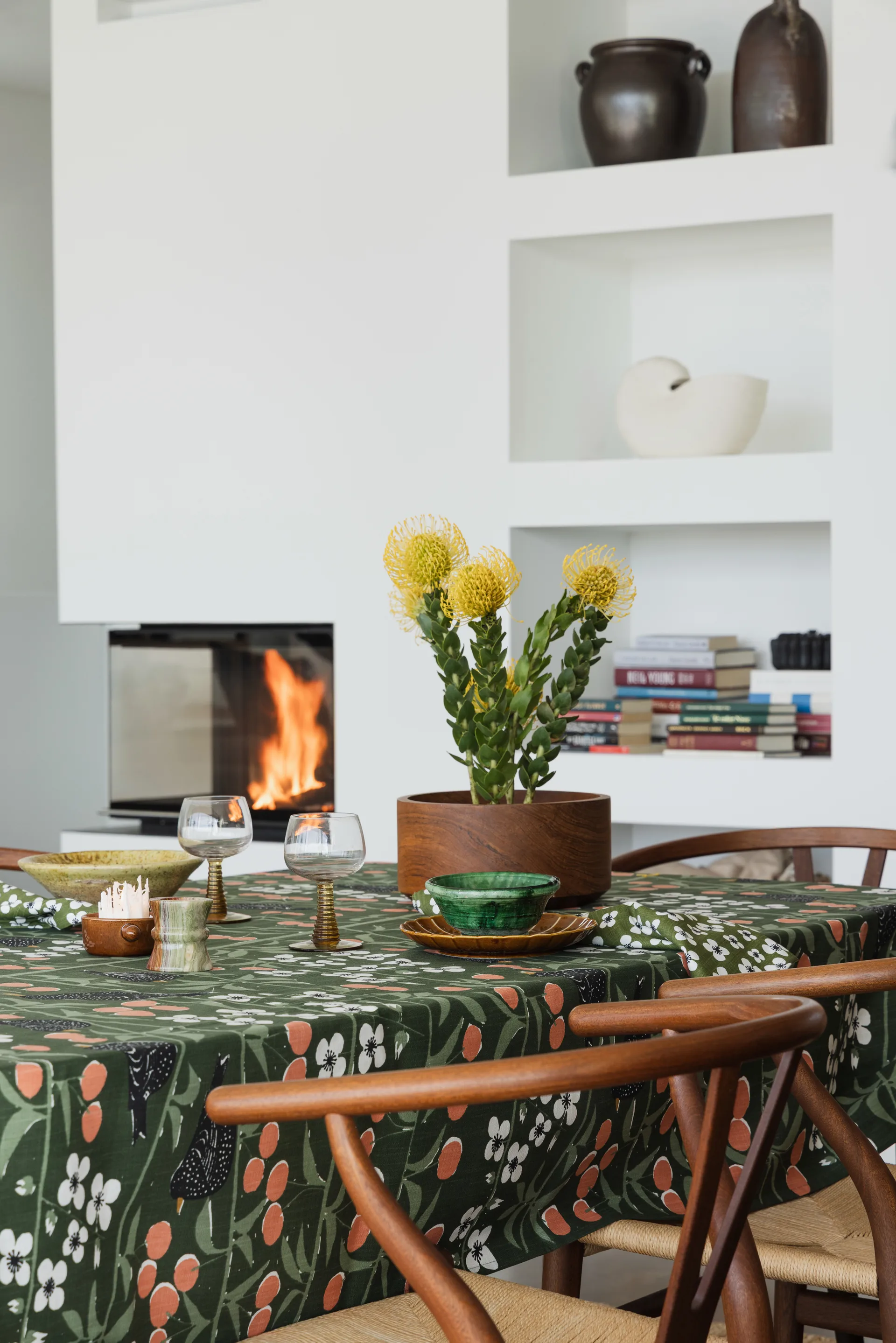 Cherry Garden tablecloth, Dark green, 145x250 cm Almedahls