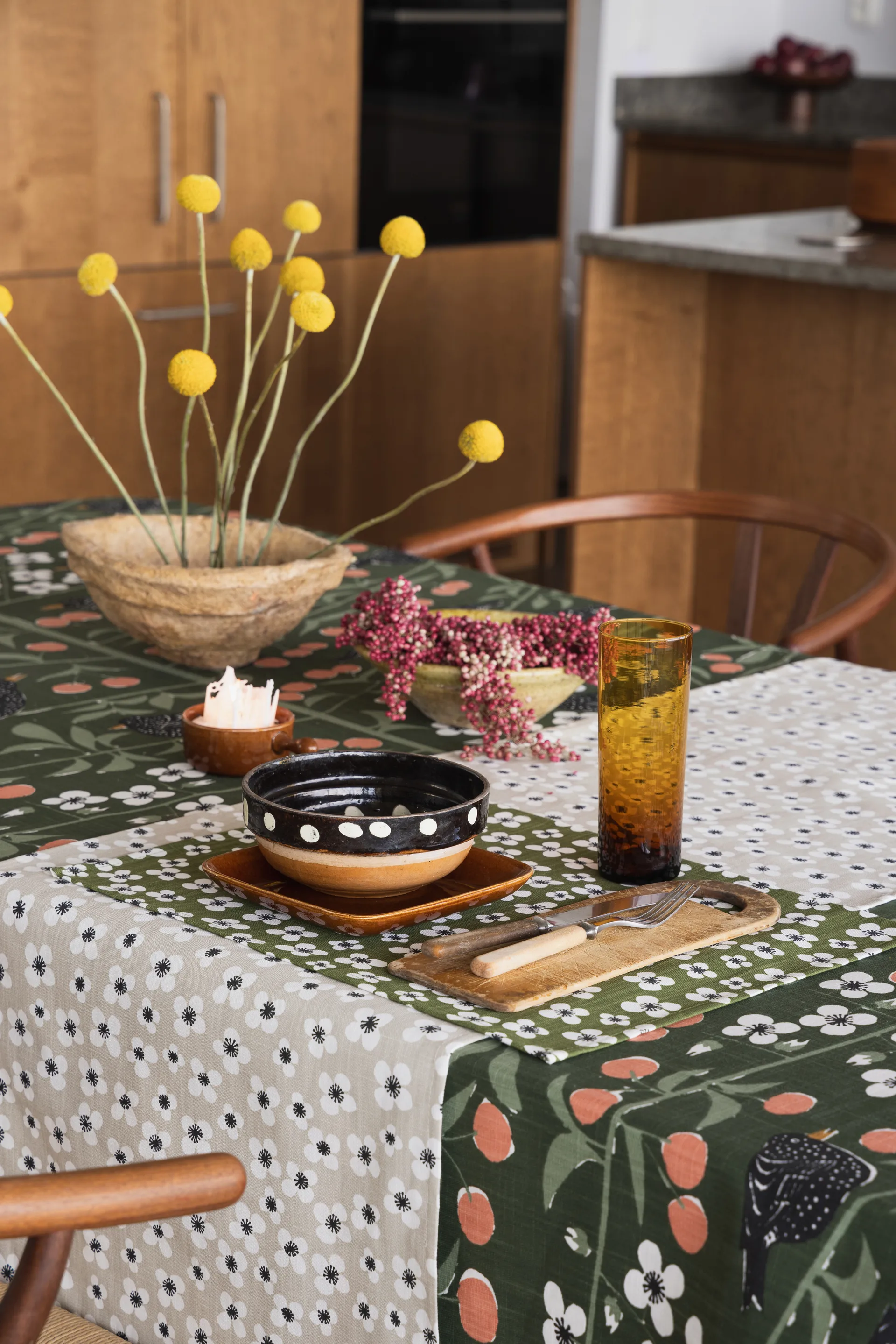 Cherry Garden tablecloth, Dark green, 145x250 cm Almedahls