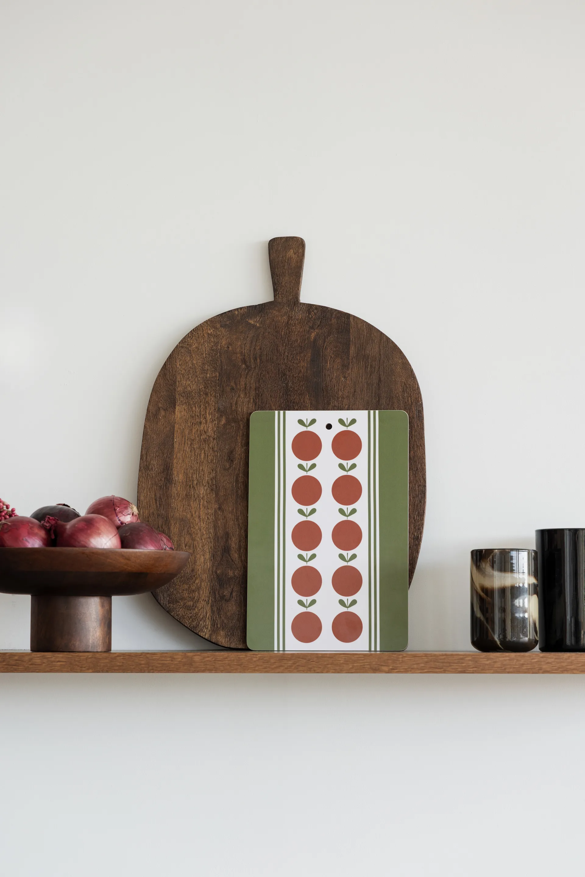 Fruit and cake serving board, Red-green, 20x30 cm Almedahls