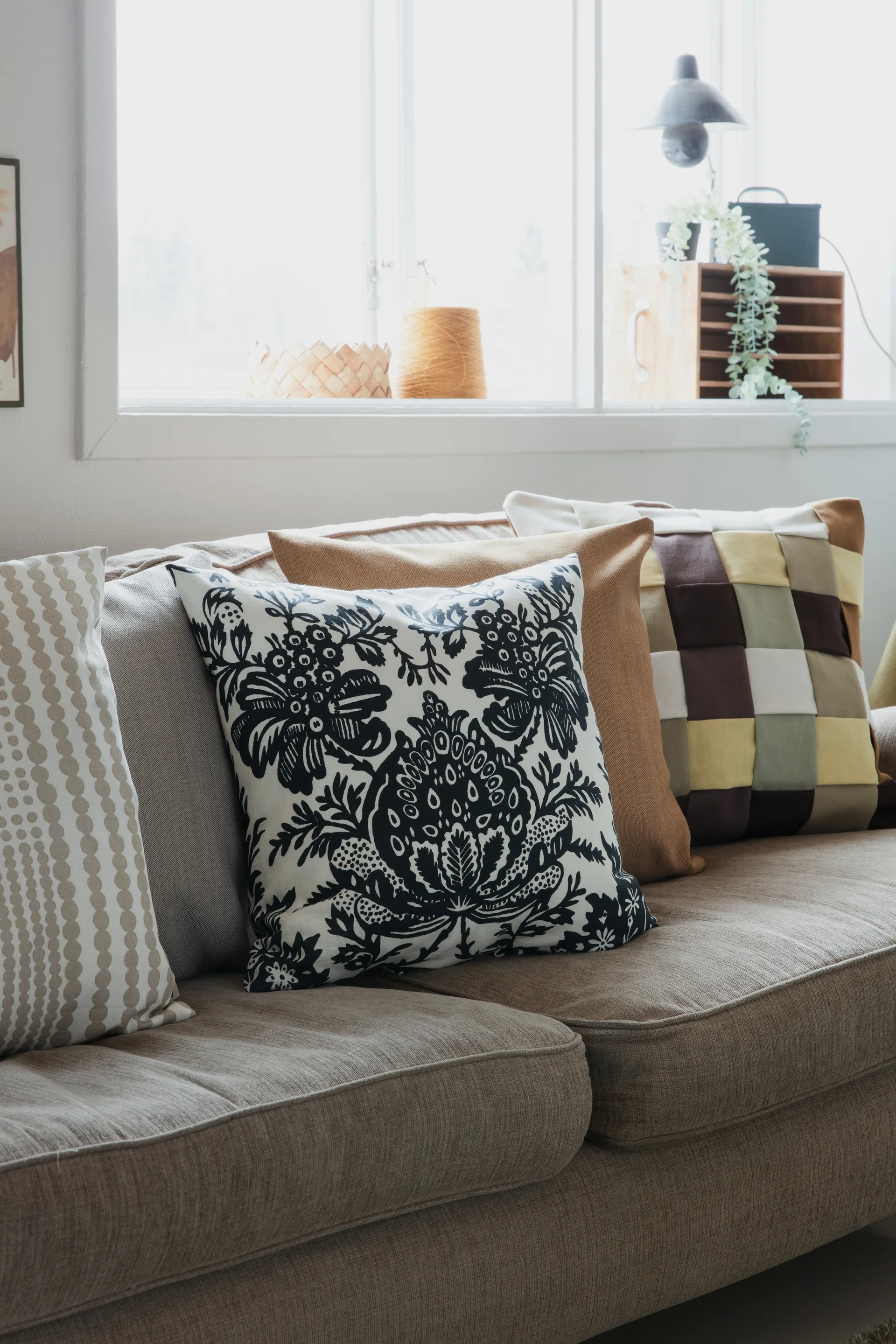 Hans pillowcase 50x50 cm, Brown-green Almedahls
