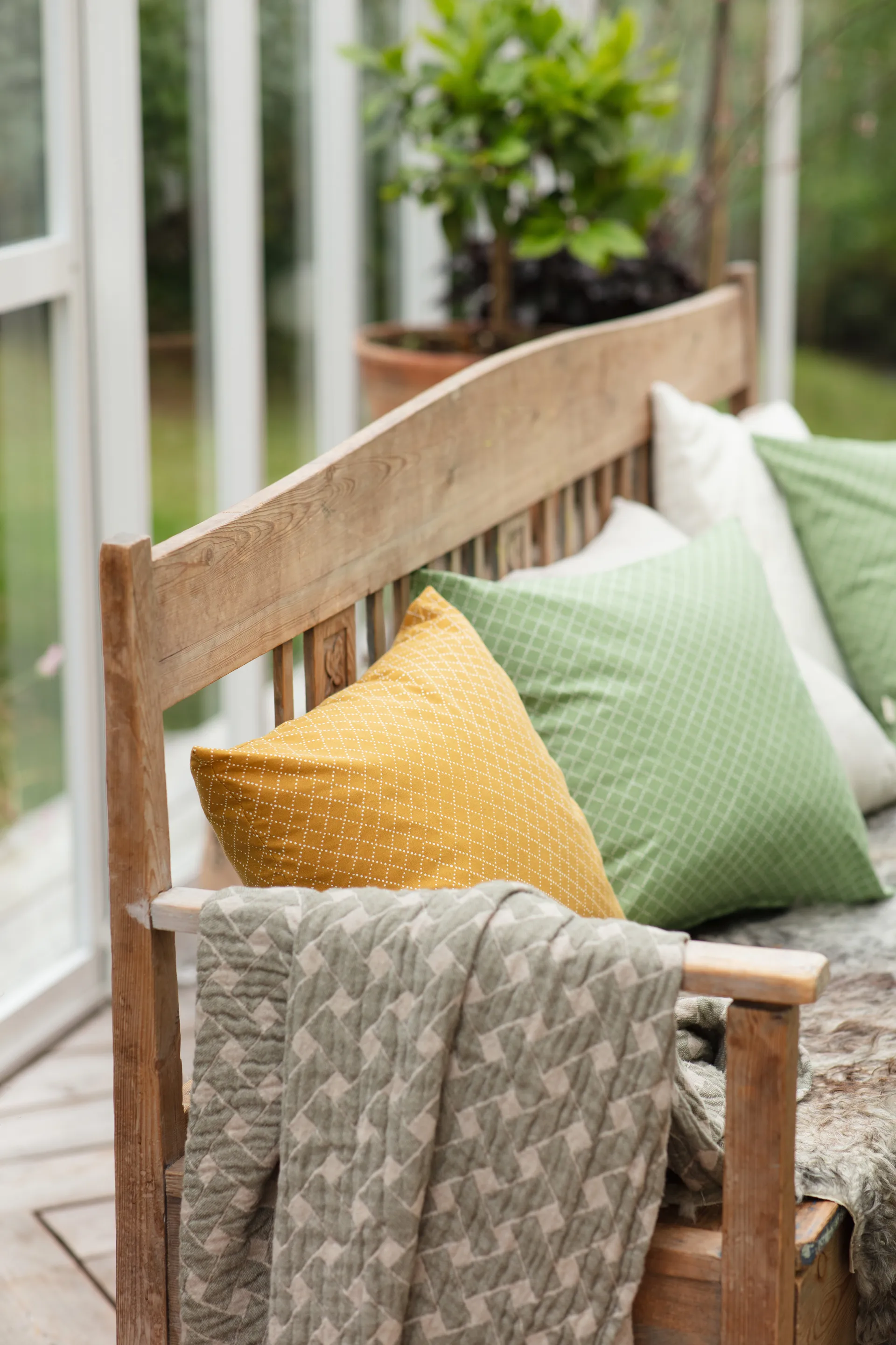 Prickruta cushion cover 47x47 cm, Ochre Almedahls