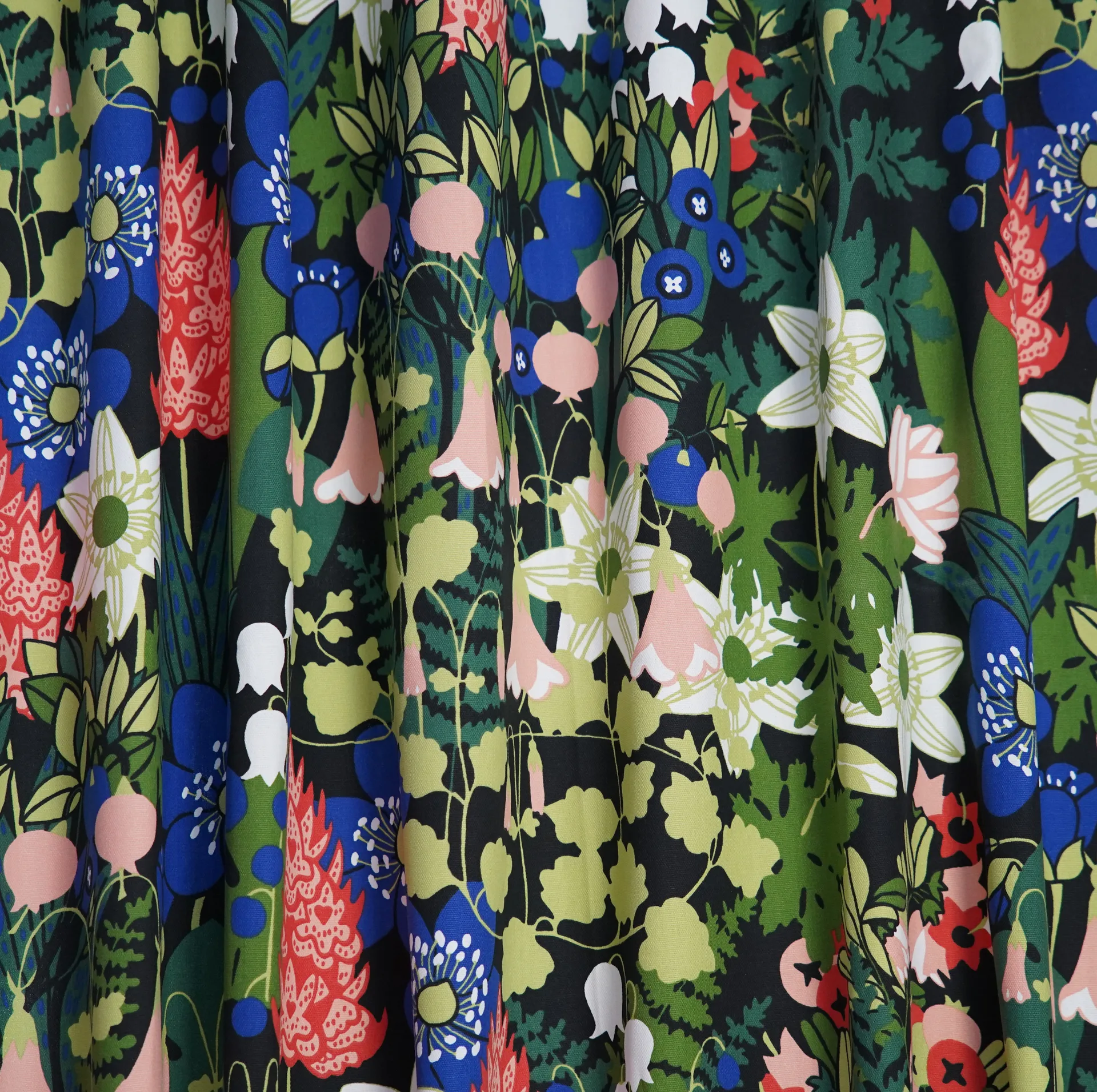 Skogen fabric, Black-green-pink Almedahls