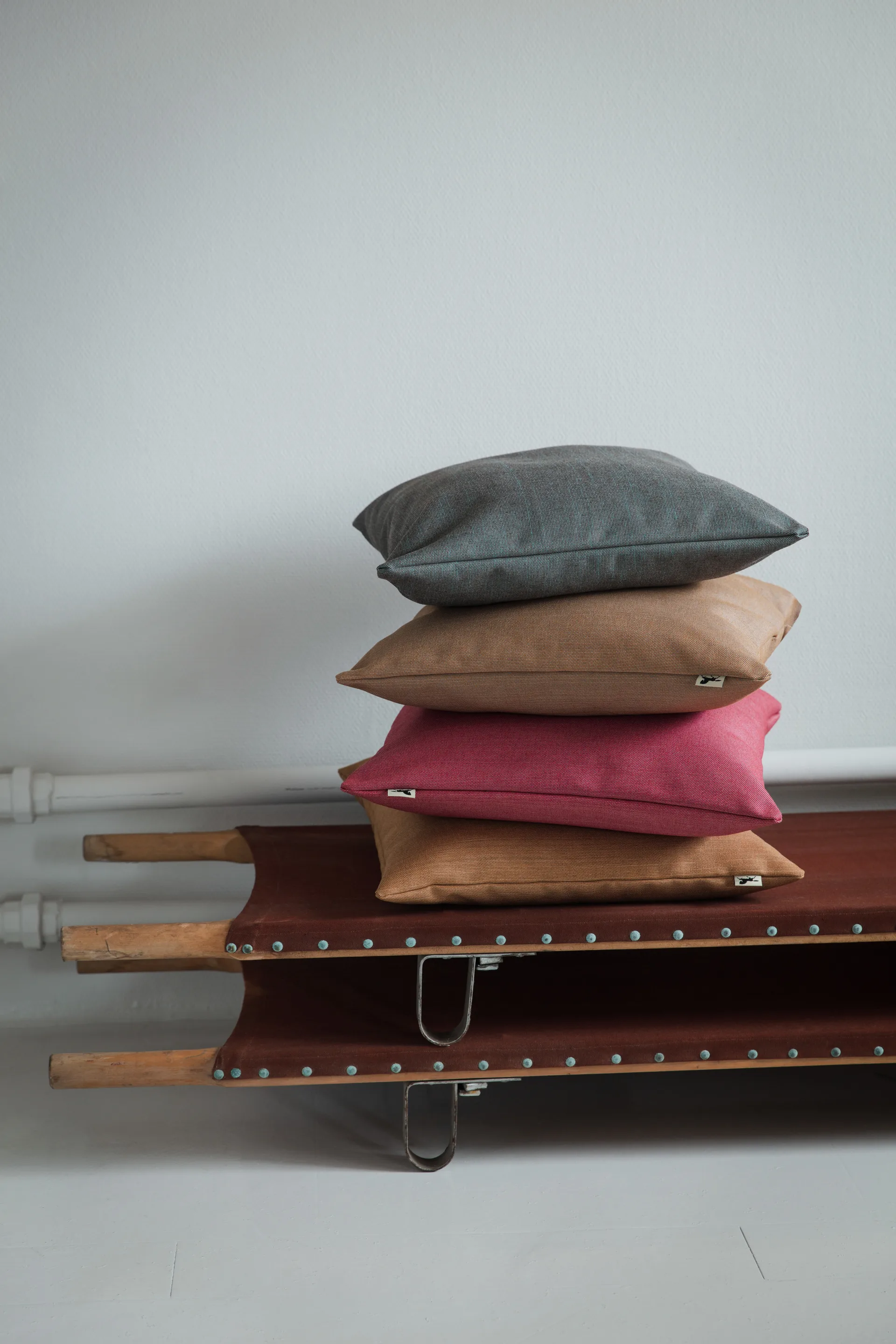 Twist pillowcase 50x50 cm, Pink-red Almedahls