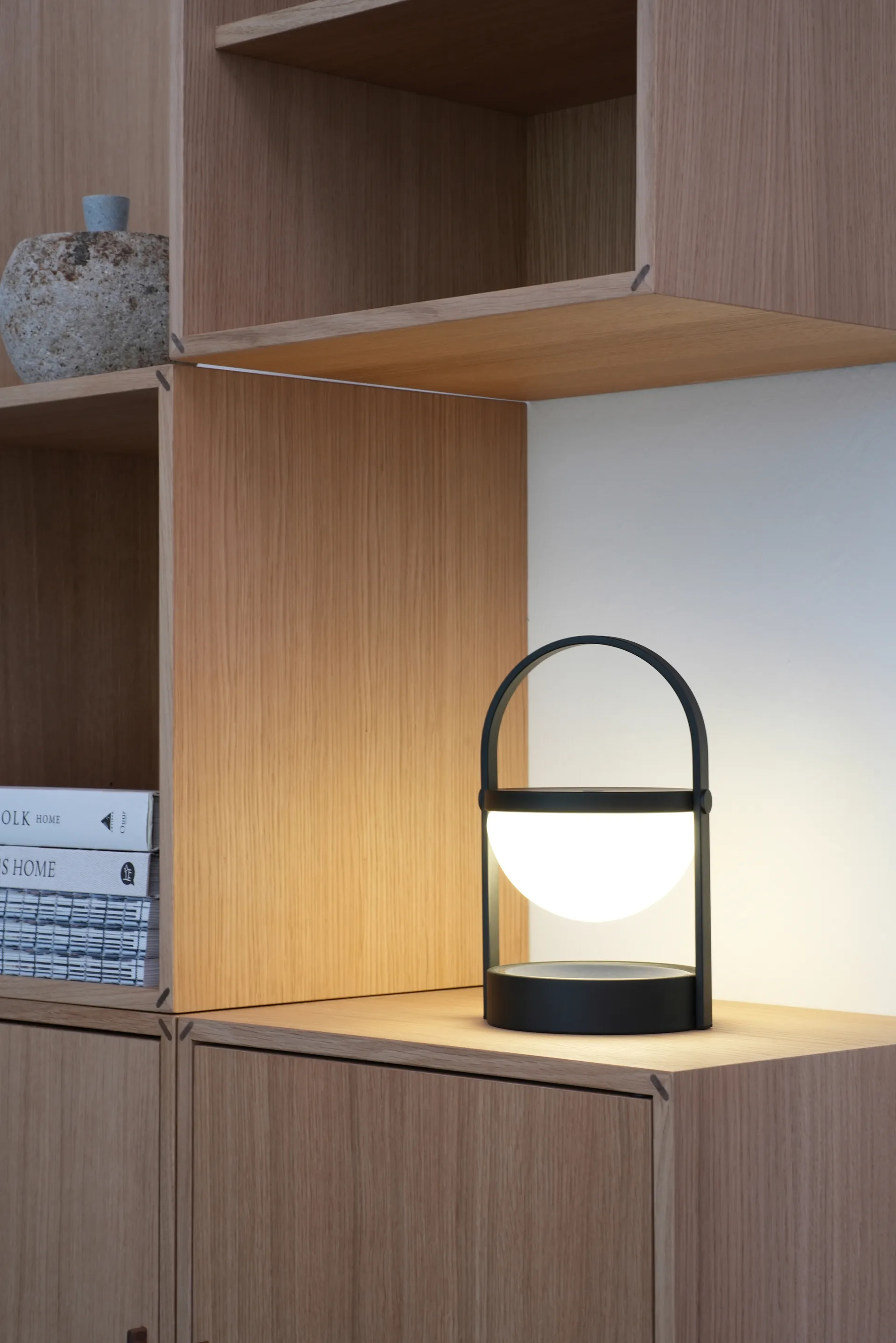 A-Flash portable table lamp 22 cm, Black Andersen Furniture