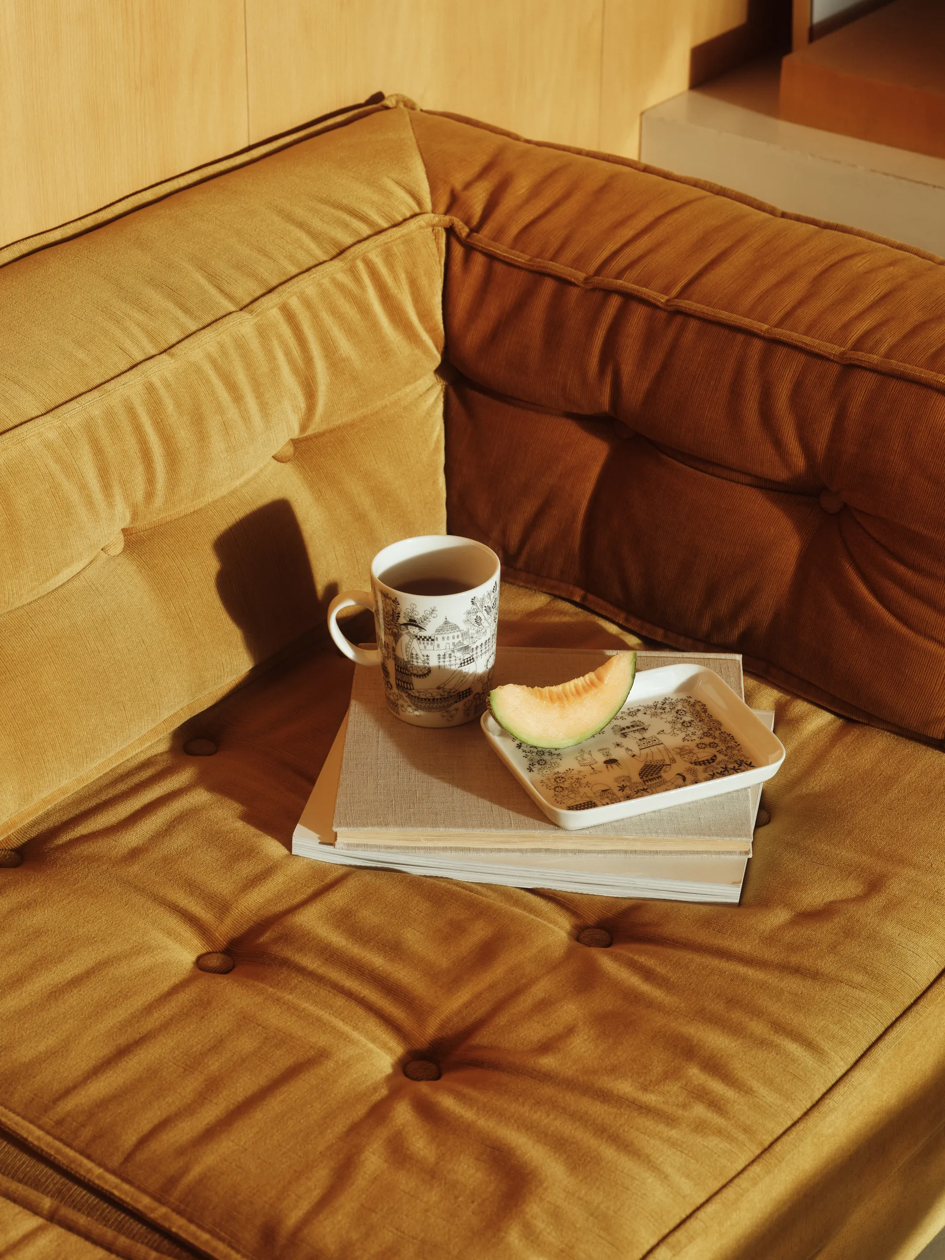 Emilia mug 50 cl, Black-white Arabia