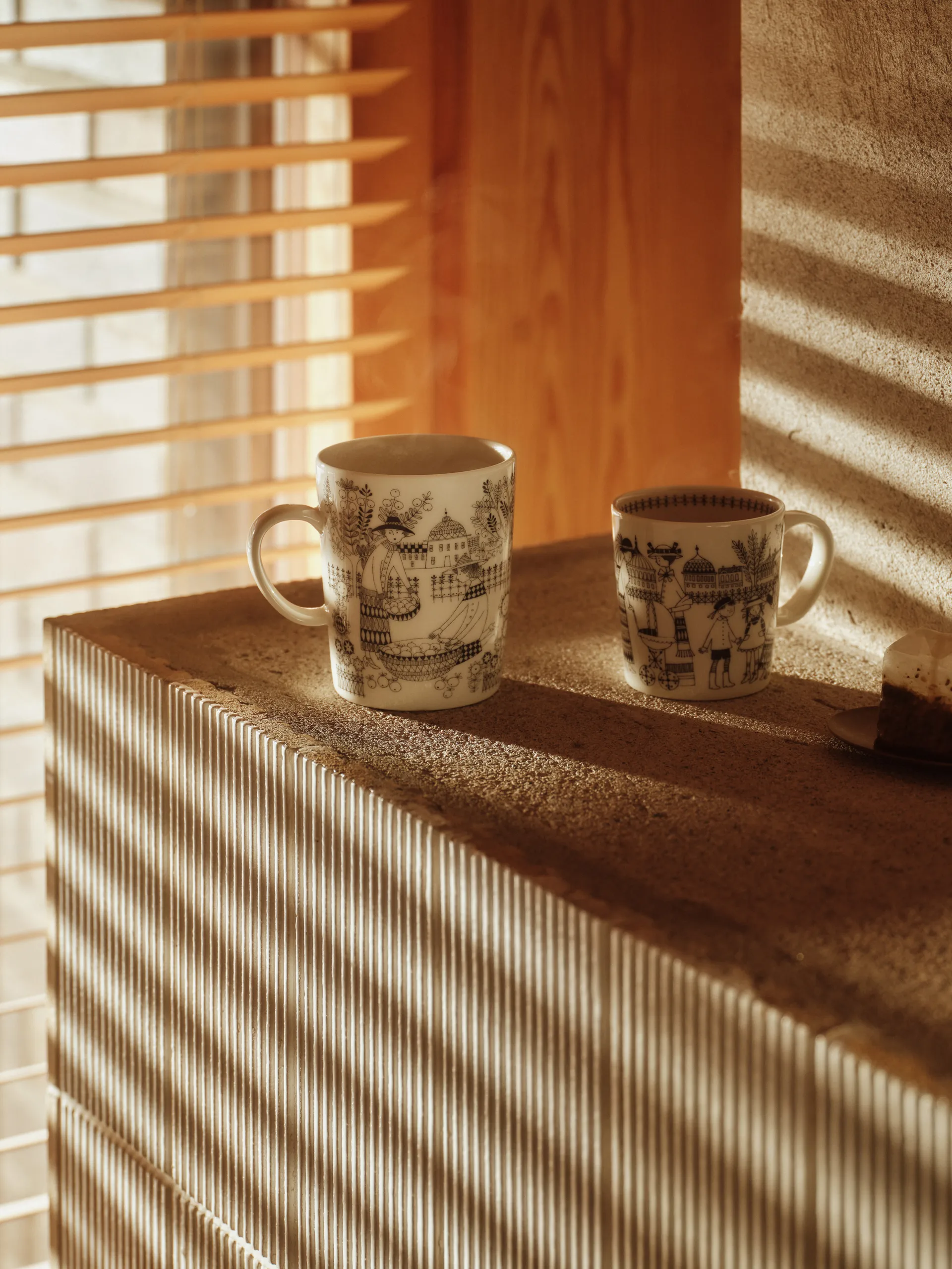 Emilia mug 50 cl, Black-white Arabia