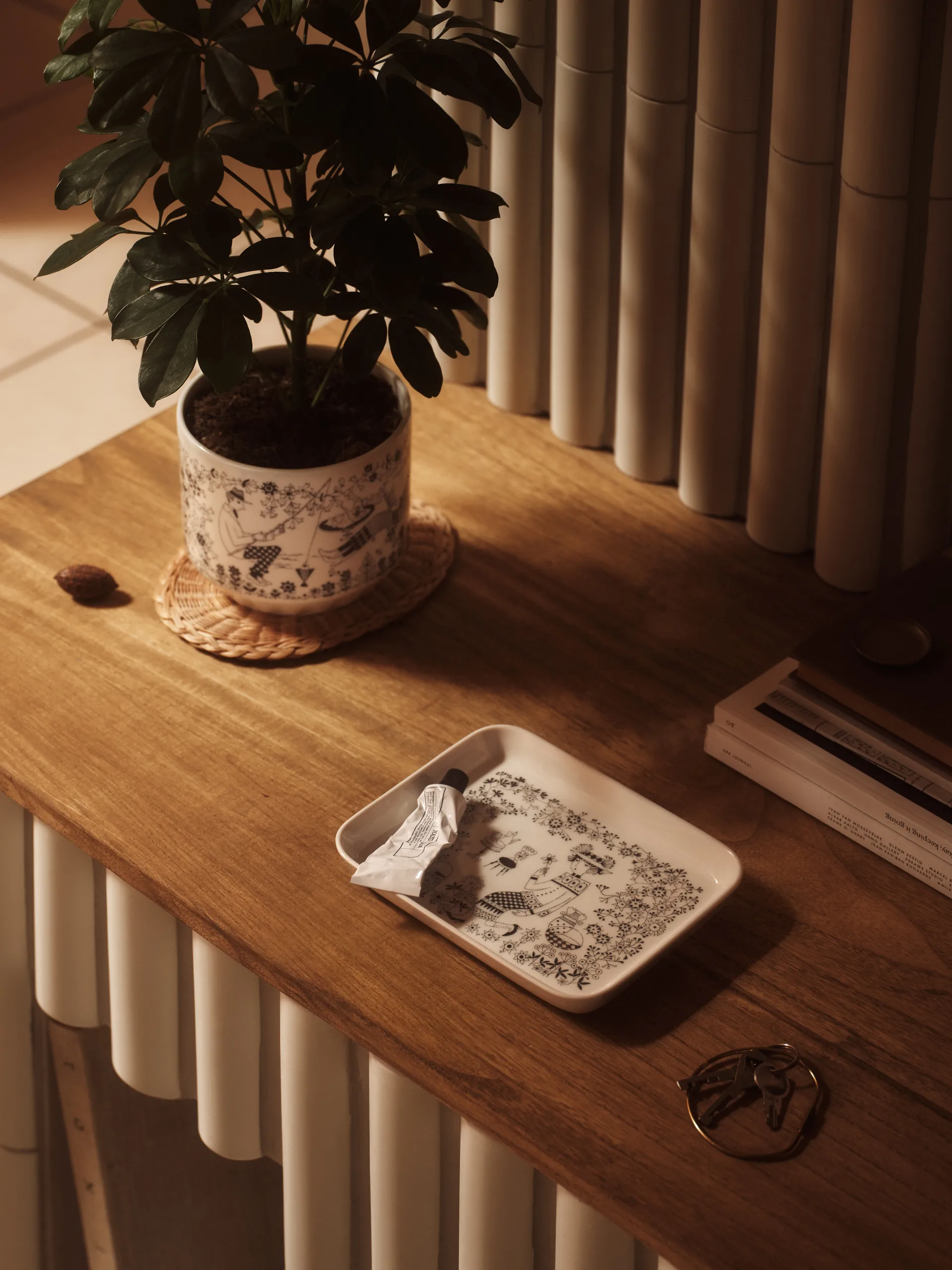 Emilia pot Ø14 cm, Black-white Arabia