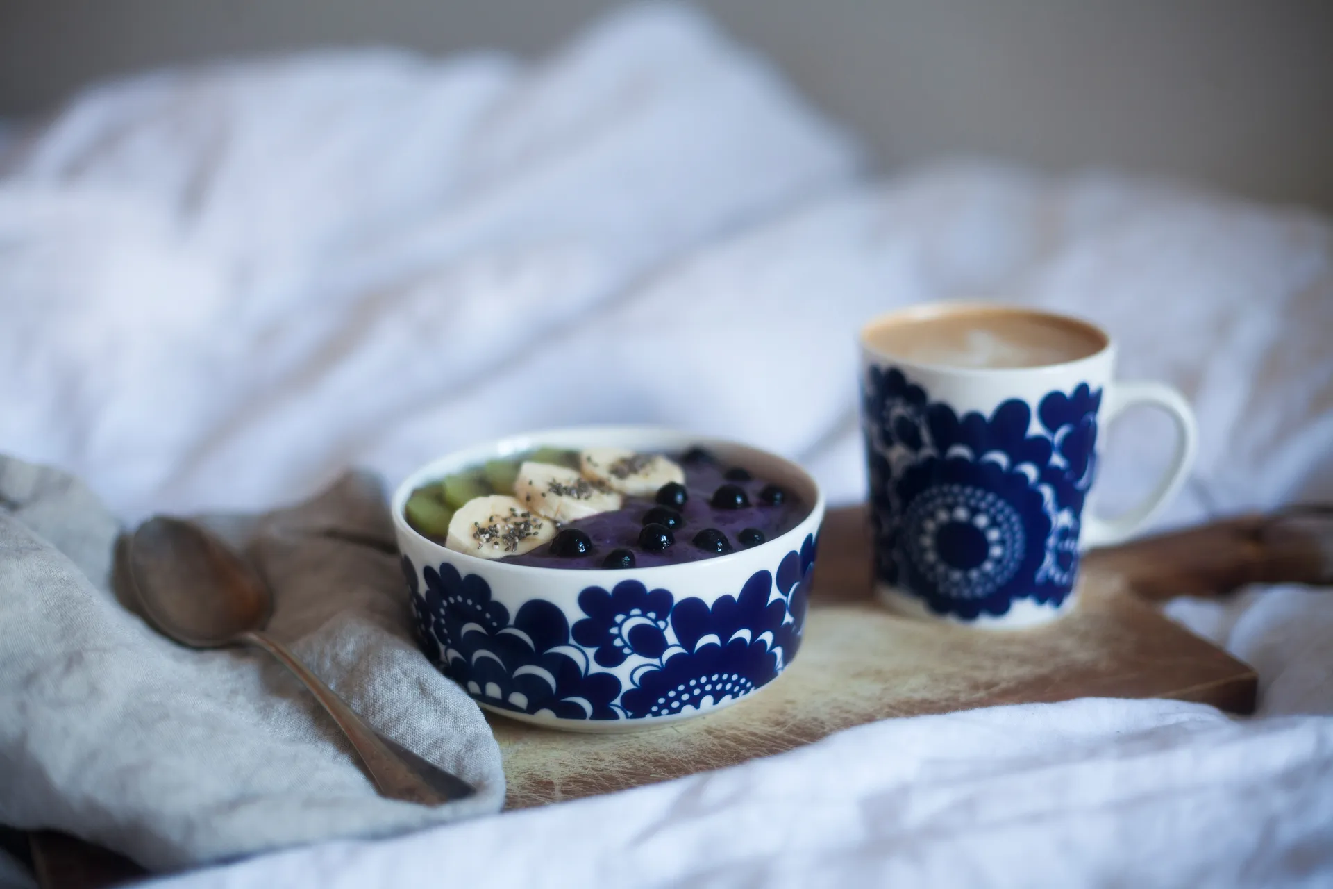 Esteri mug 30 cl and bowl Ø13 cm, Blue Arabia