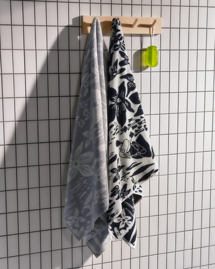 Moomin bath towel 70x140 cm - Lily - black and white - Arabia