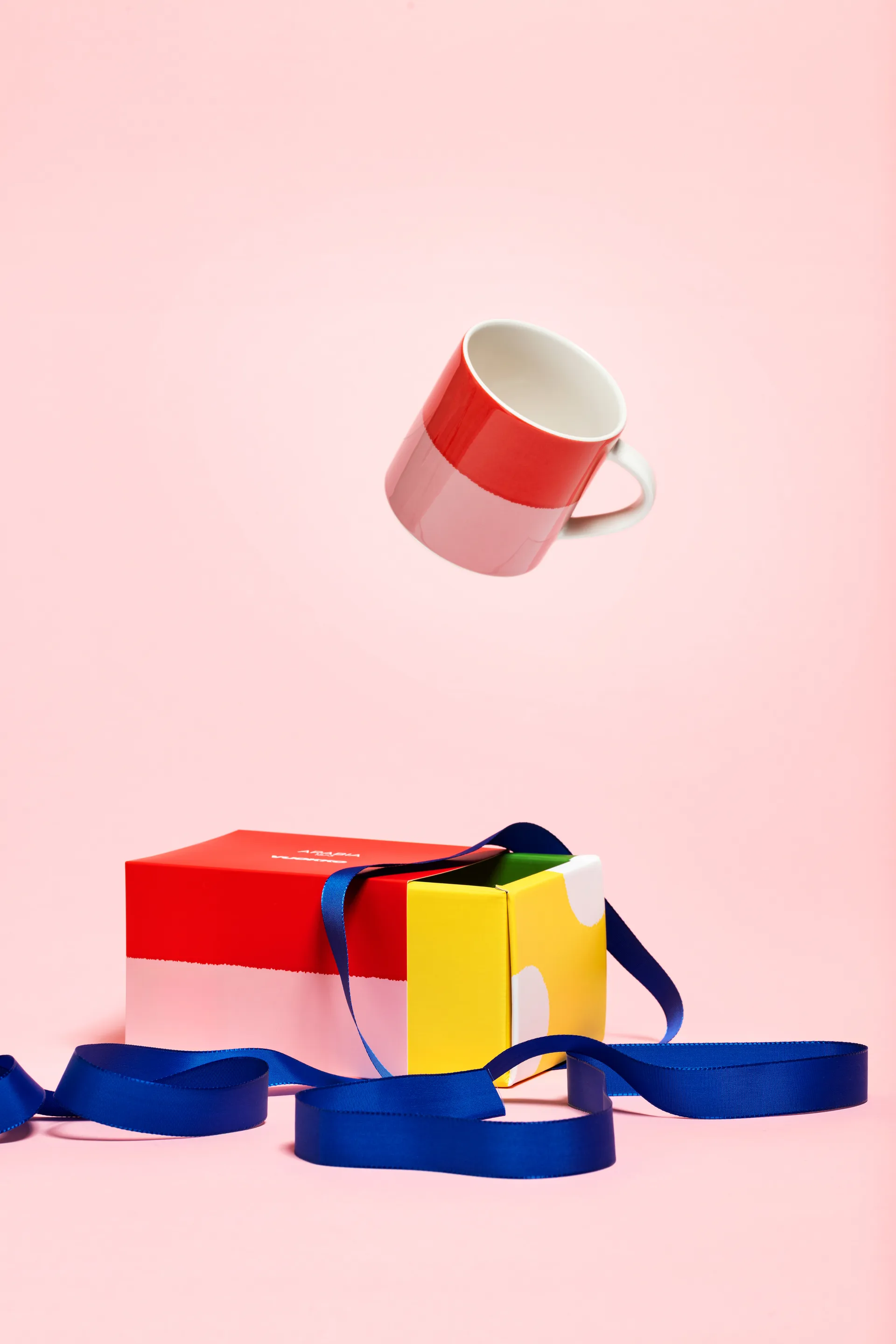 Vuokko mug 35 cl, 2-color pink-red Arabia