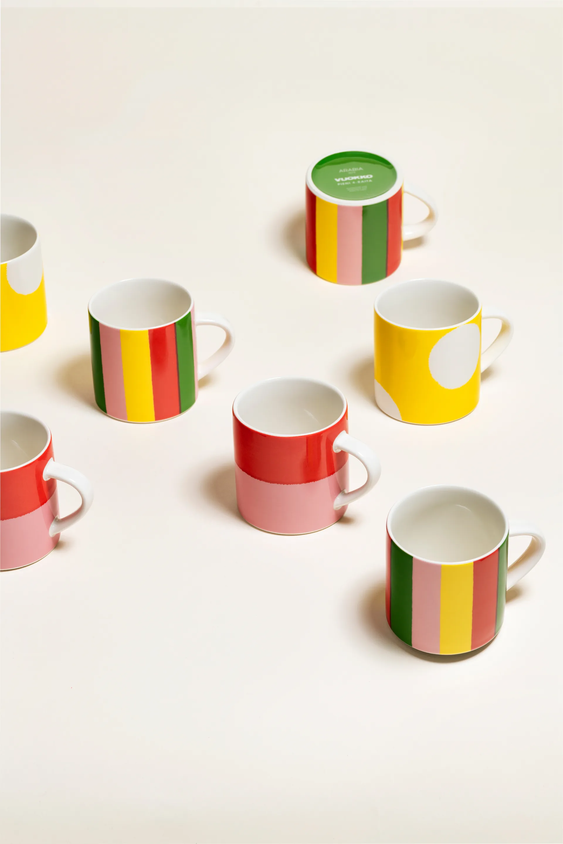 Vuokko mug 35 cl, 2-color pink-red Arabia