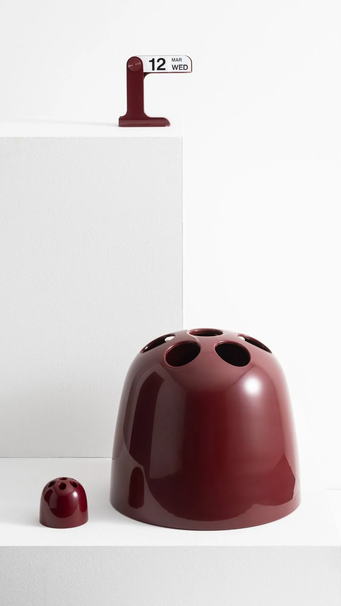 Dedalo umbrella stand, Ruby red Artemide