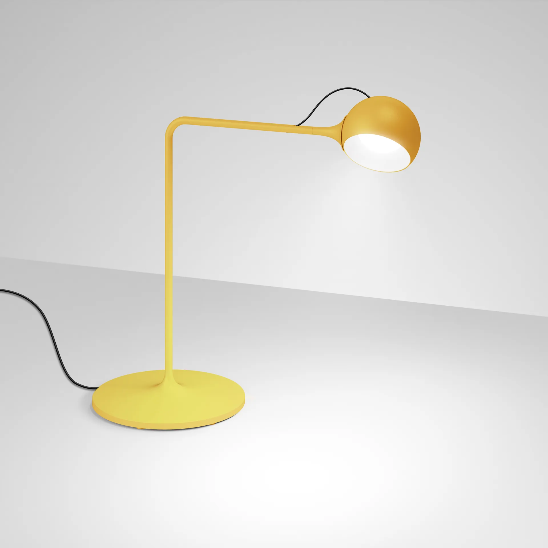 Ixa table lamp, Yellow Artemide